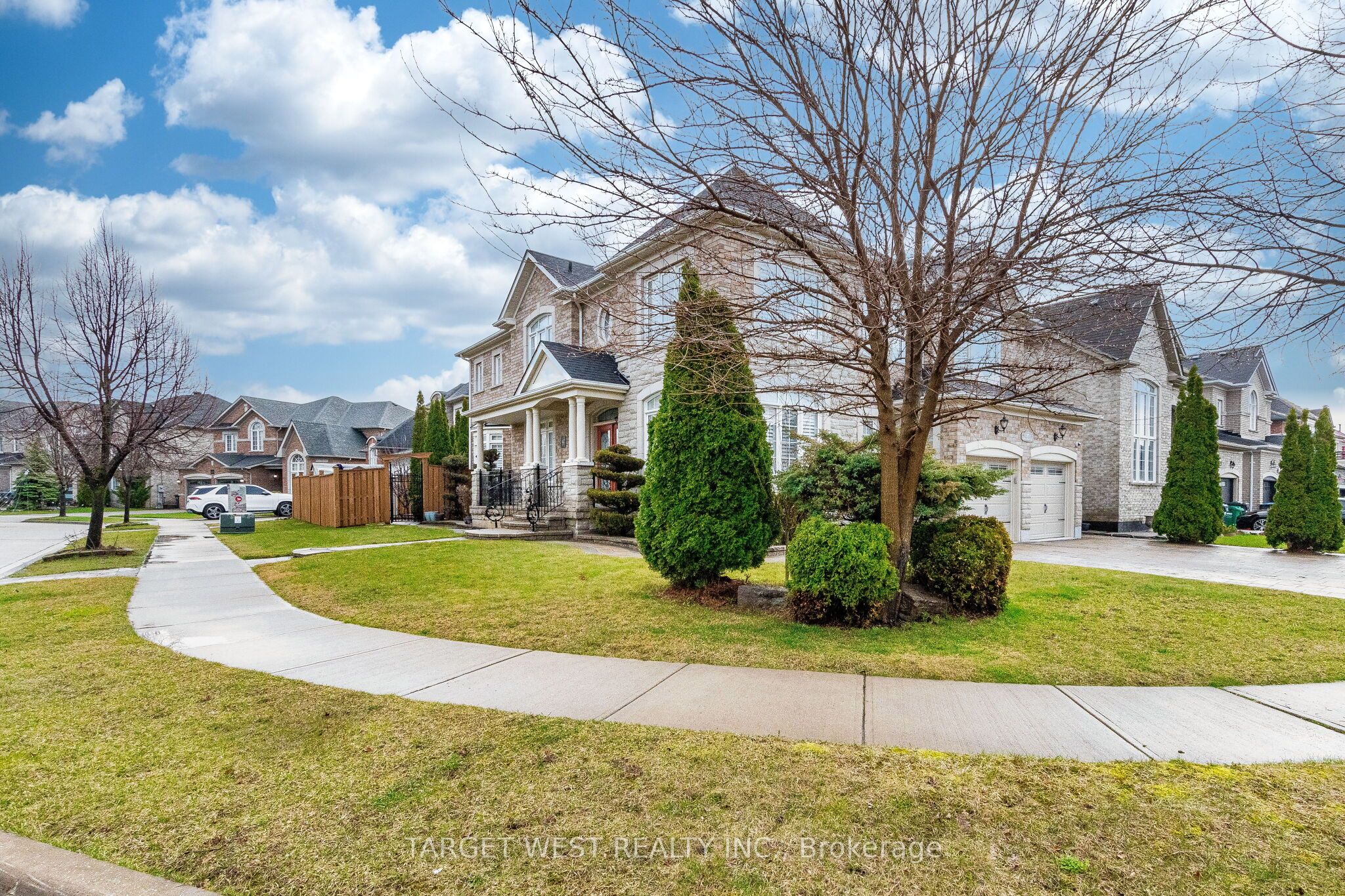 Photo 3 of 9 Olivia Marie Road, Brampton, Bram West — HOMEH