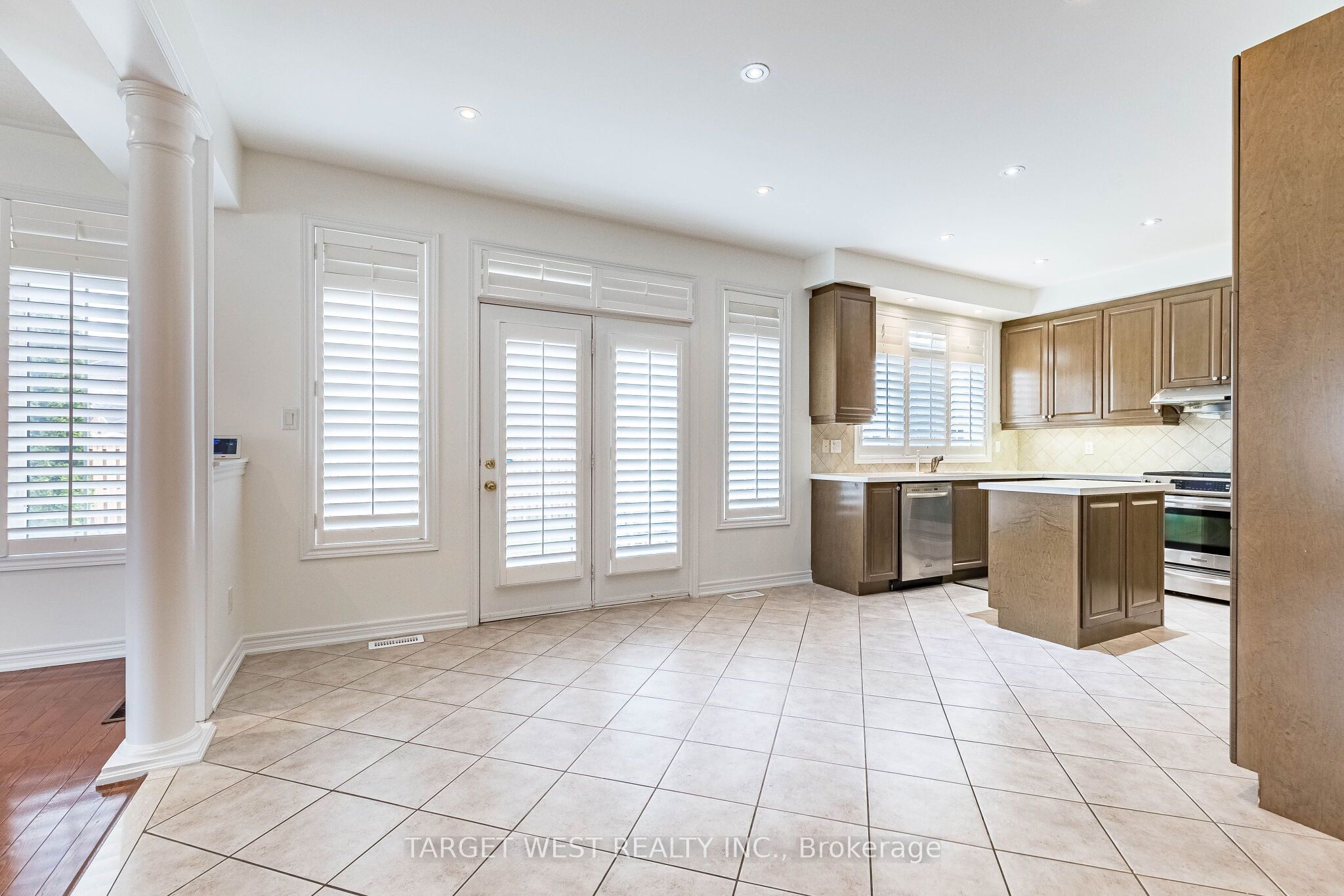 Photo 13 of 9 Olivia Marie Road, Brampton, Bram West — HOMEH
