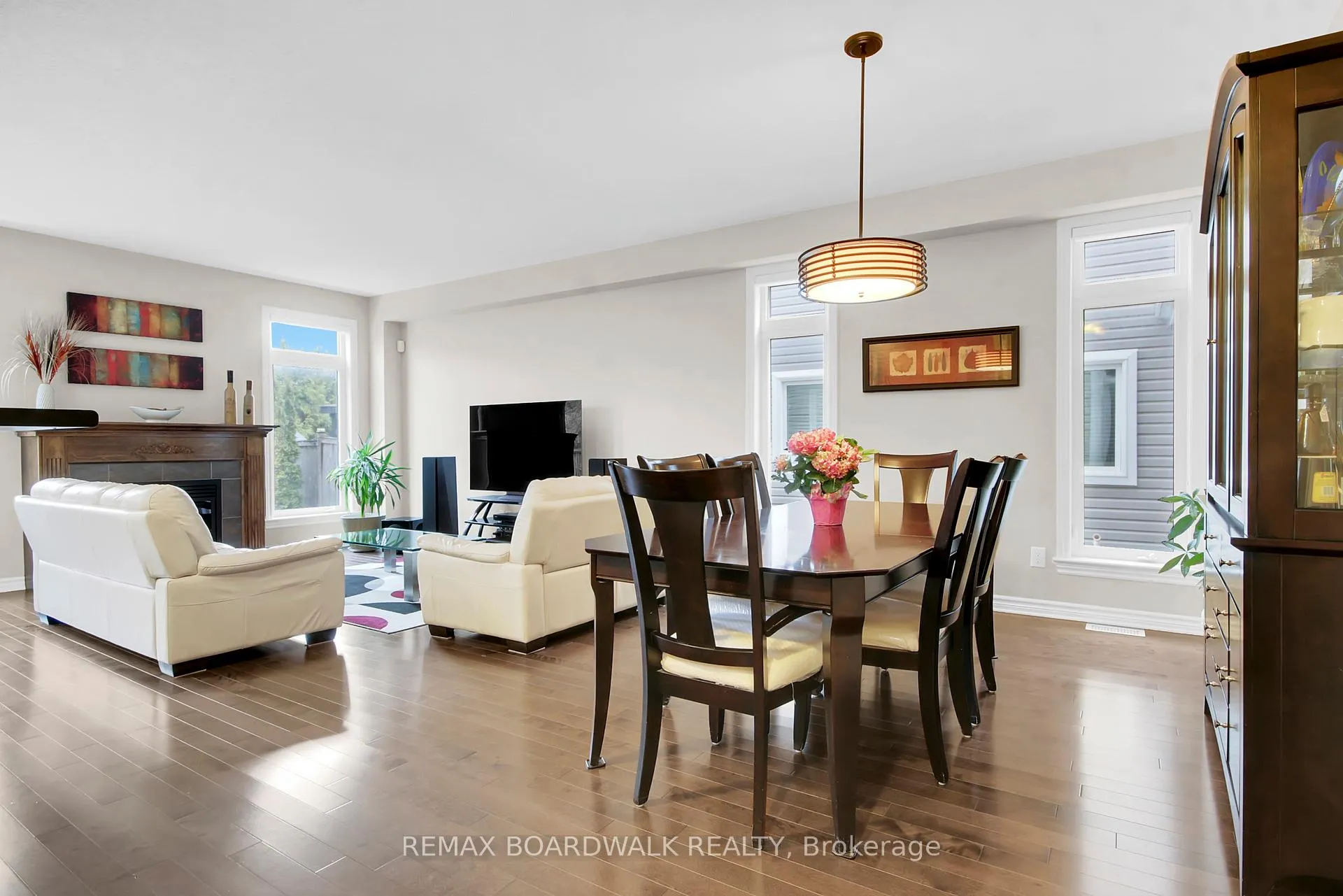 Photo 6 of 802 Tony George Place E, Ottawa, Stittsville (North) — HOMEH