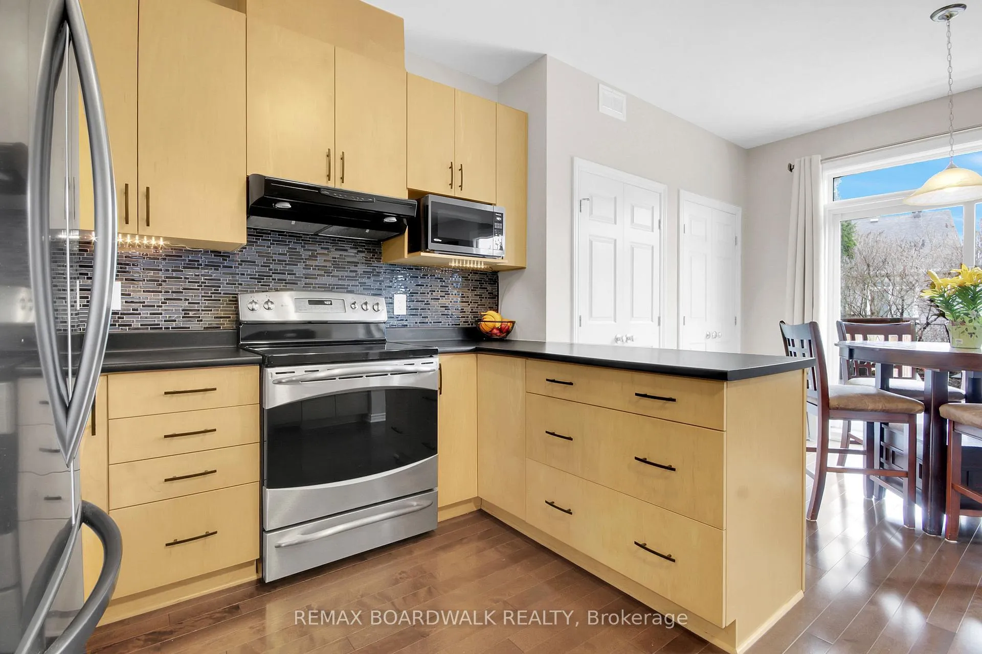 Photo 9 of 802 Tony George Place E, Ottawa, Stittsville (North) — HOMEH