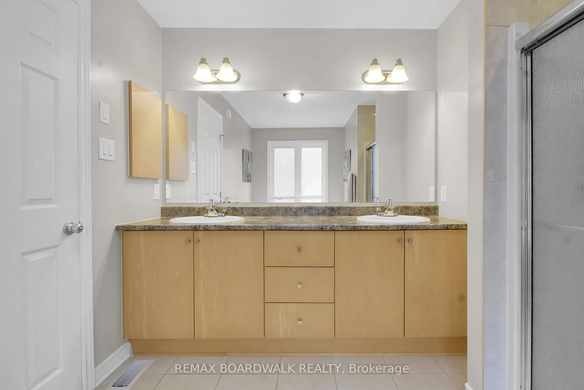 Photo 11 of 802 Tony George Place E, Ottawa, Stittsville (North) — HOMEH