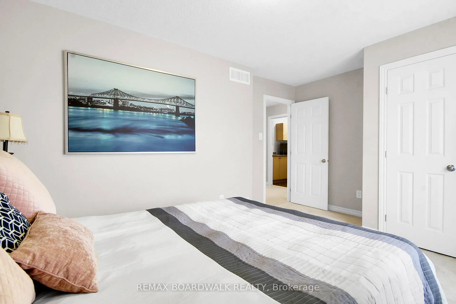 Photo 13 of 802 Tony George Place E, Ottawa, Stittsville (North) — HOMEH