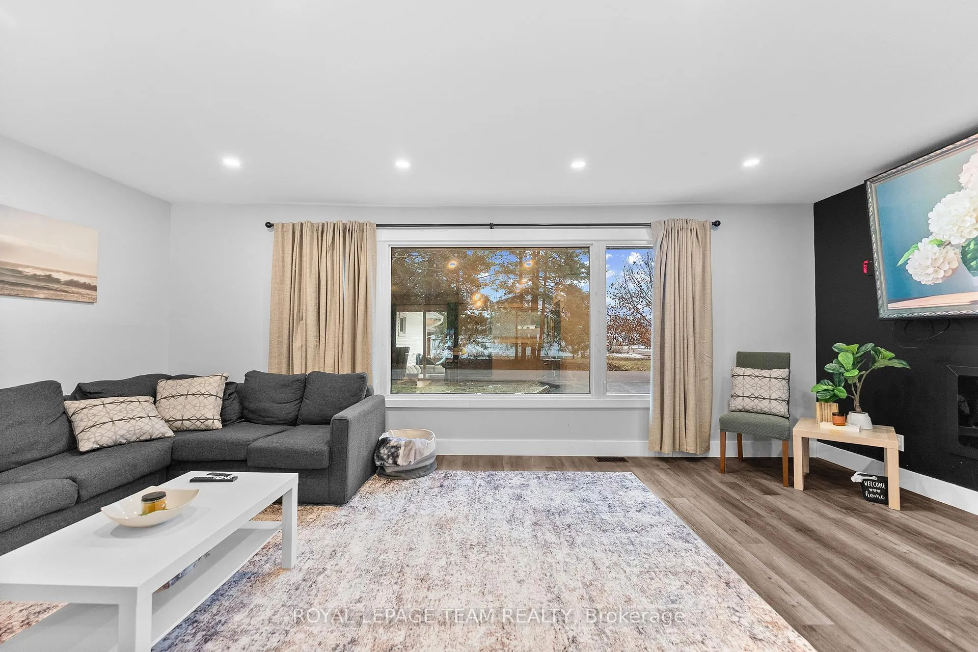 Photo 6 of 25 Frontenac Crescent, Deep River — HOMEH