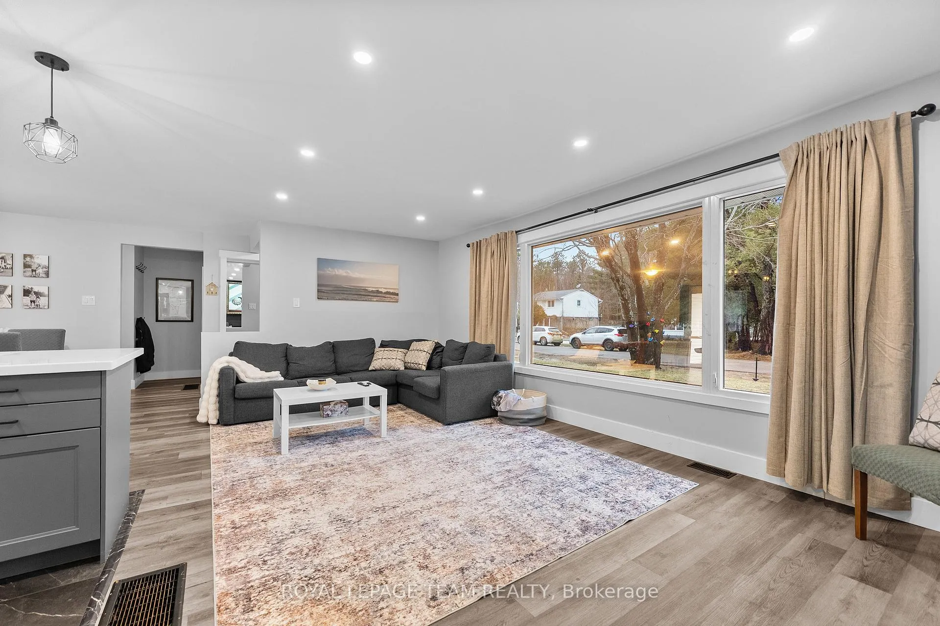 Photo 7 of 25 Frontenac Crescent, Deep River — HOMEH