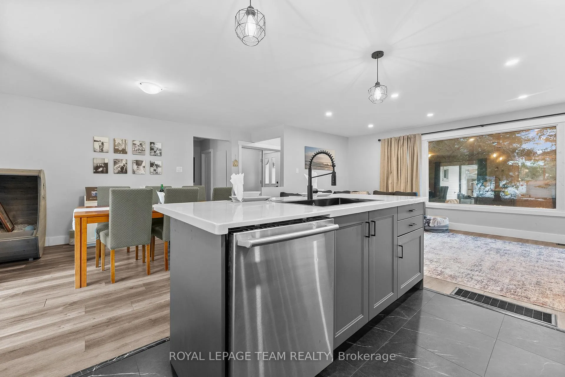 Photo 12 of 25 Frontenac Crescent, Deep River — HOMEH