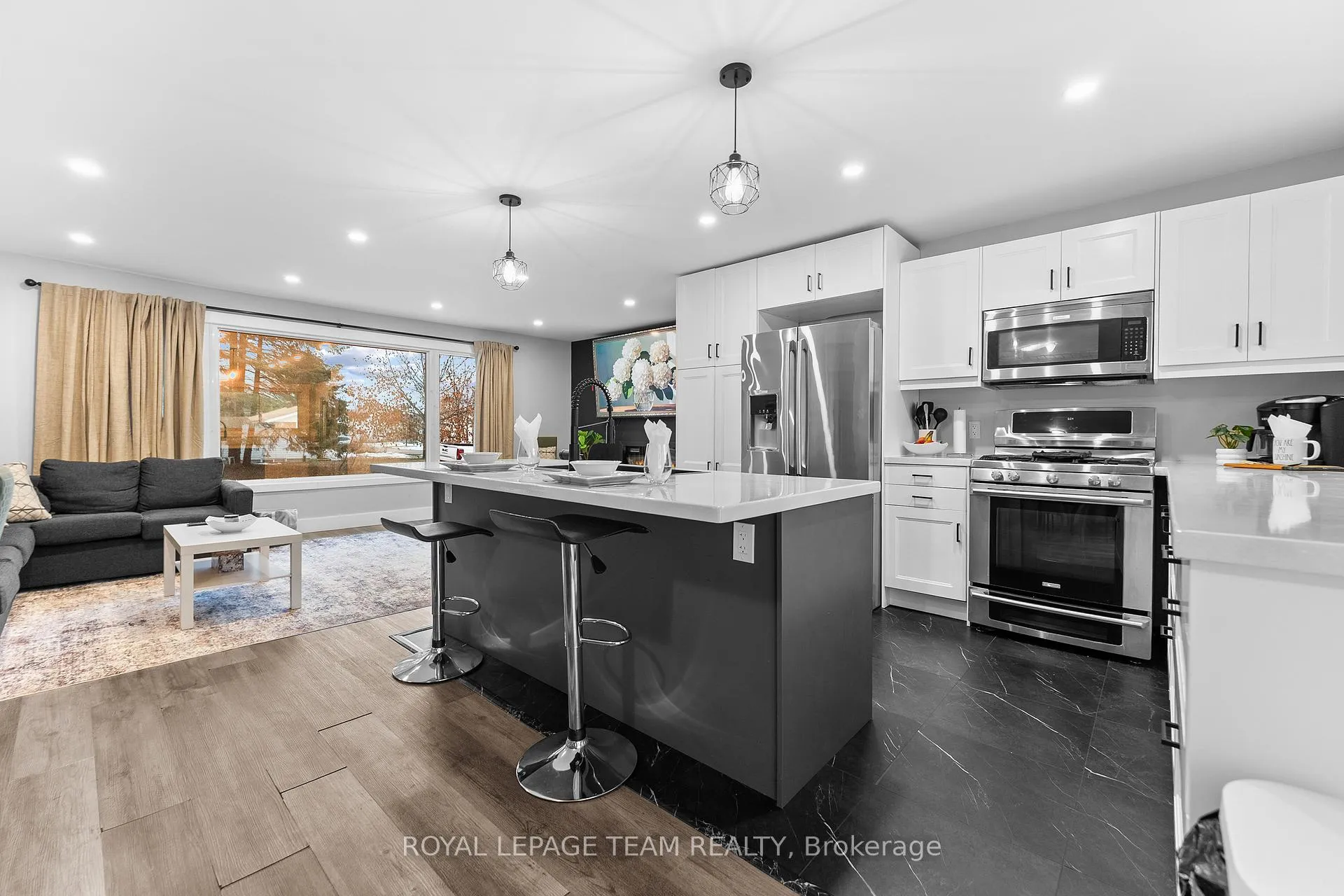 Photo 13 of 25 Frontenac Crescent, Deep River — HOMEH
