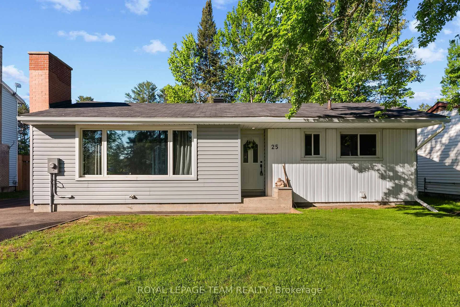 Photo 3 of 25 Frontenac Crescent, Deep River — HOMEH