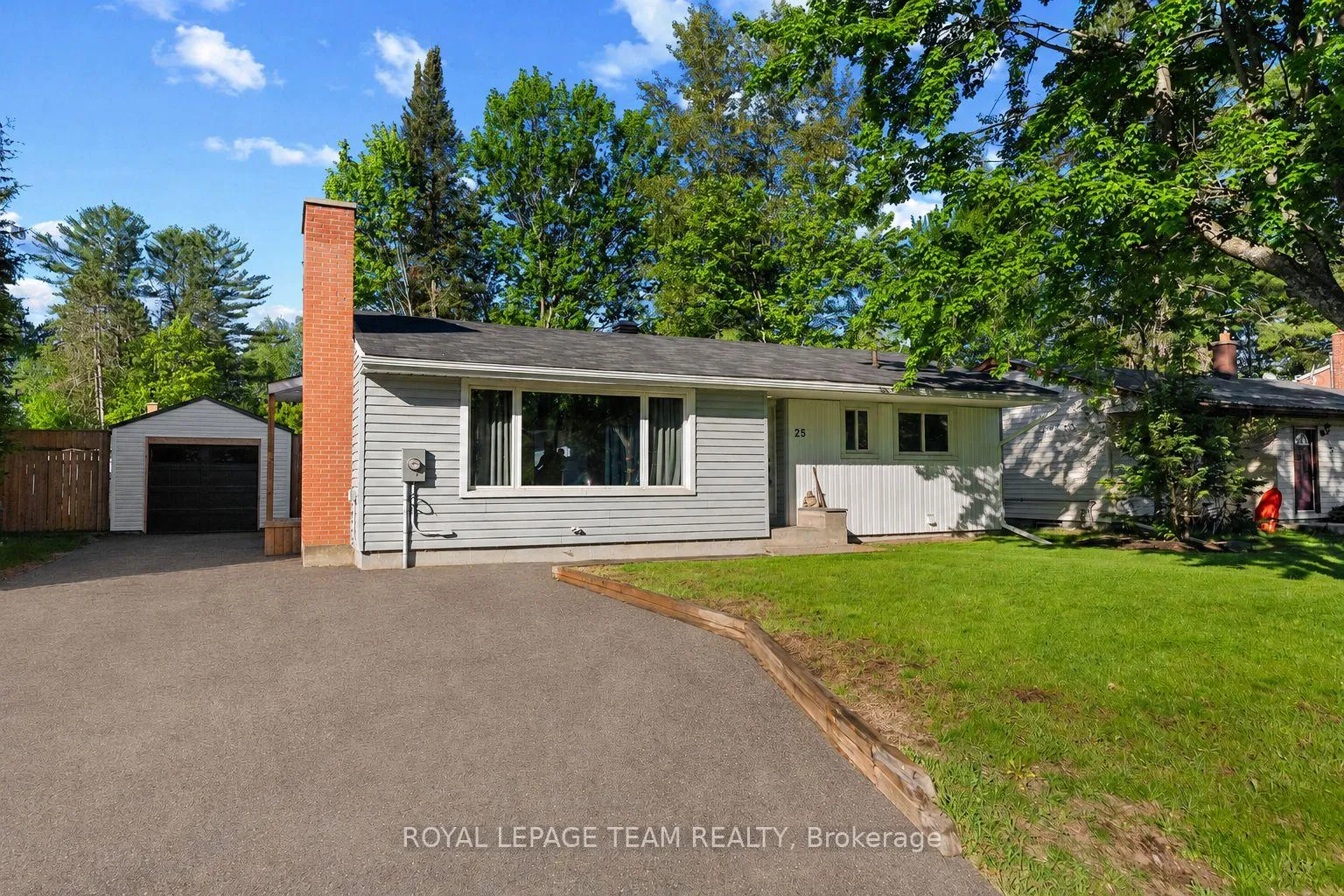 Photo 2 of 25 Frontenac Crescent, Deep River — HOMEH
