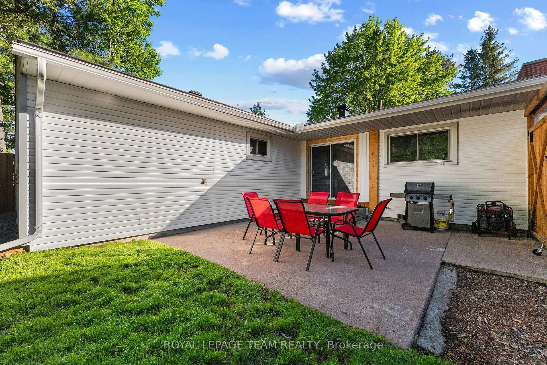 Photo 34 of 25 Frontenac Crescent, Deep River — HOMEH