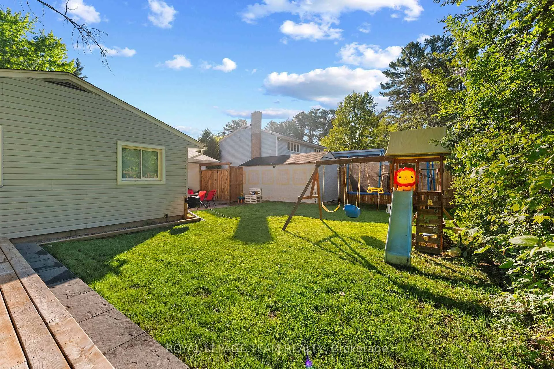 Photo 40 of 25 Frontenac Crescent, Deep River — HOMEH