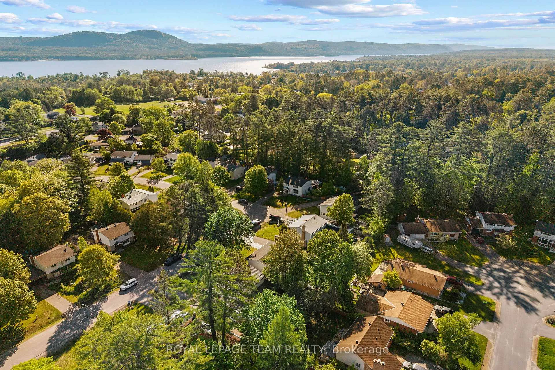Photo 42 of 25 Frontenac Crescent, Deep River — HOMEH