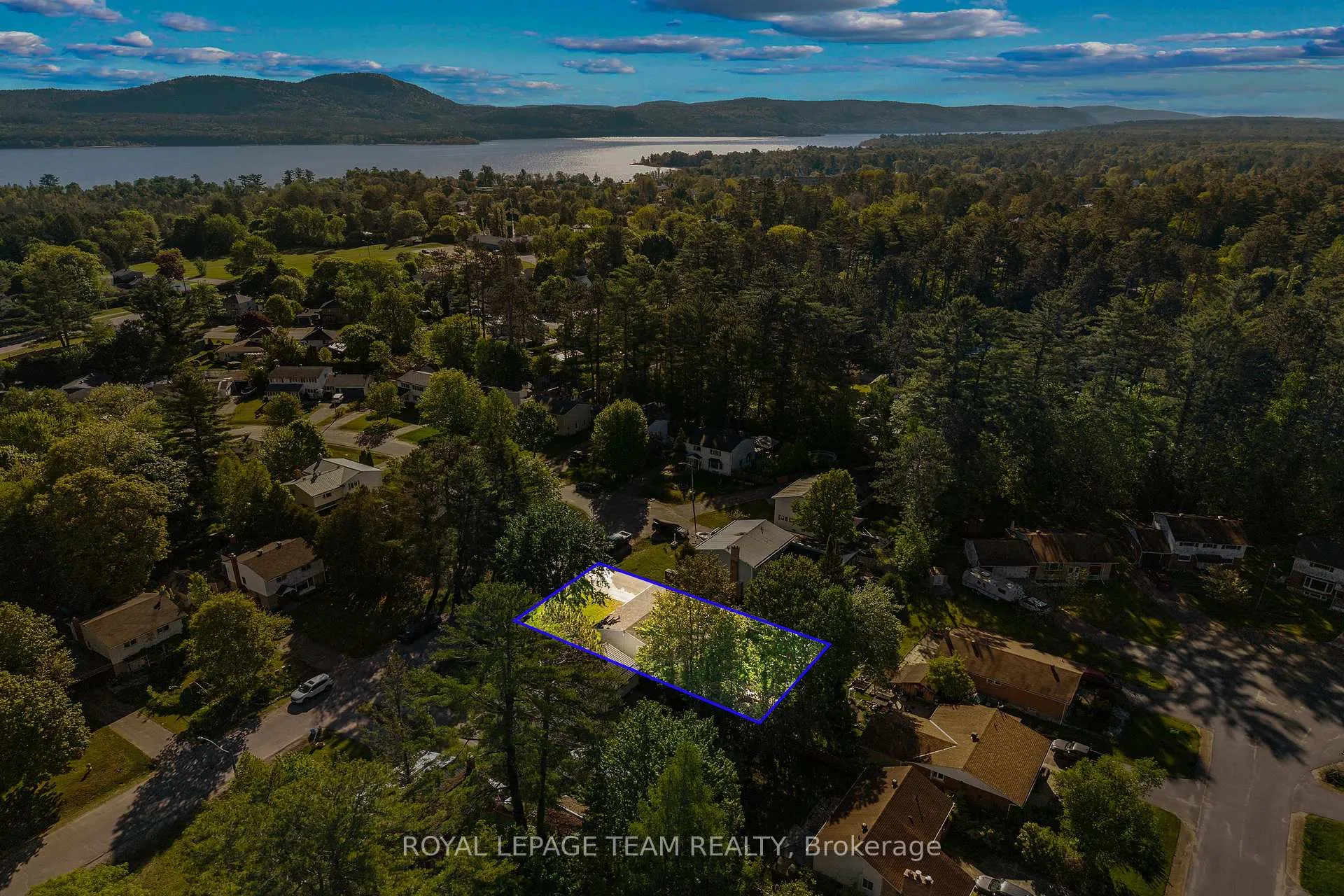 Photo 43 of 25 Frontenac Crescent, Deep River — HOMEH