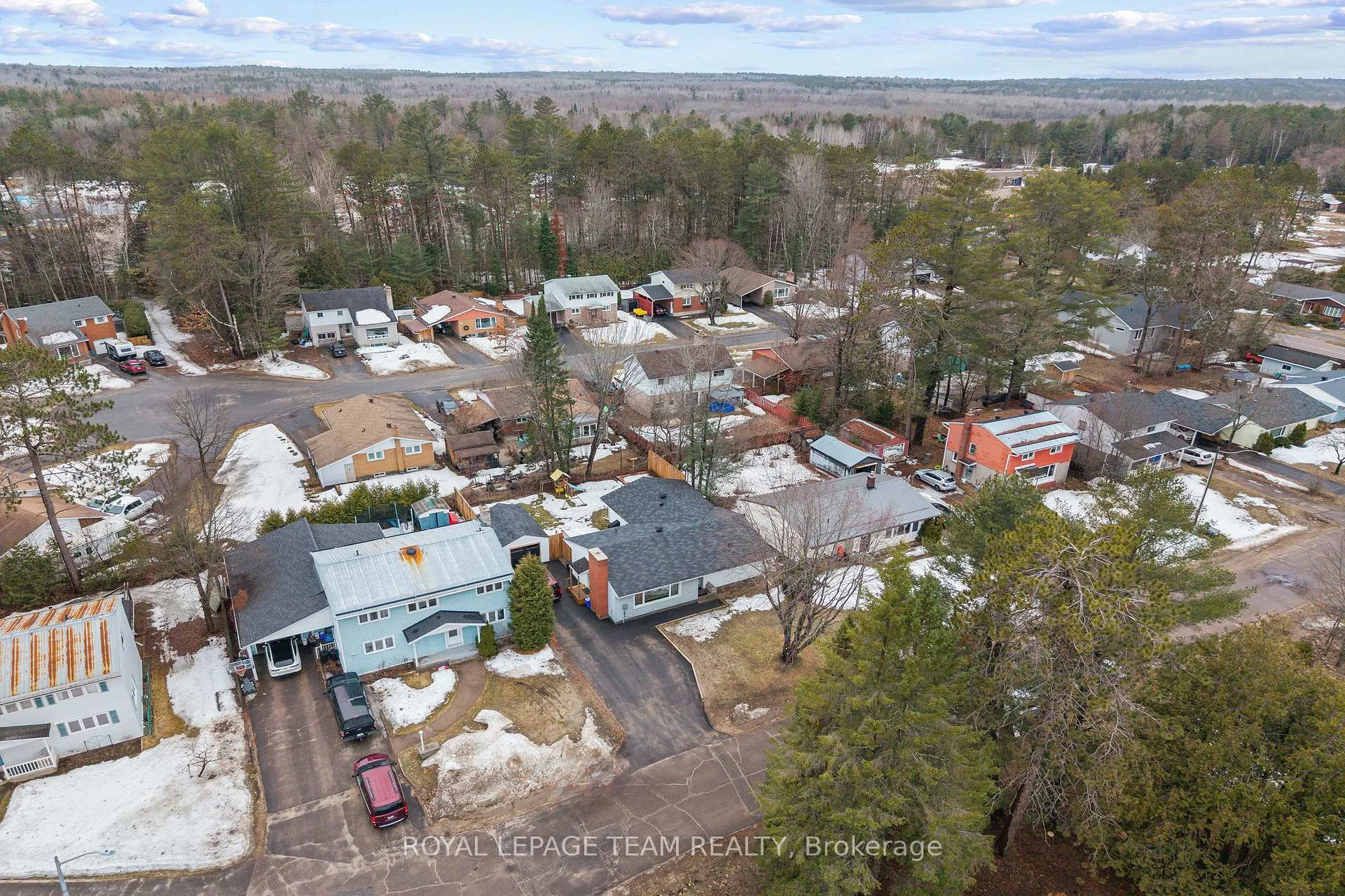 Photo 48 of 25 Frontenac Crescent, Deep River — HOMEH