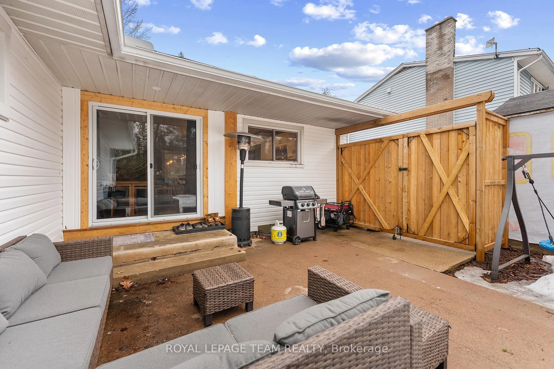 Photo 54 of 25 Frontenac Crescent, Deep River — HOMEH