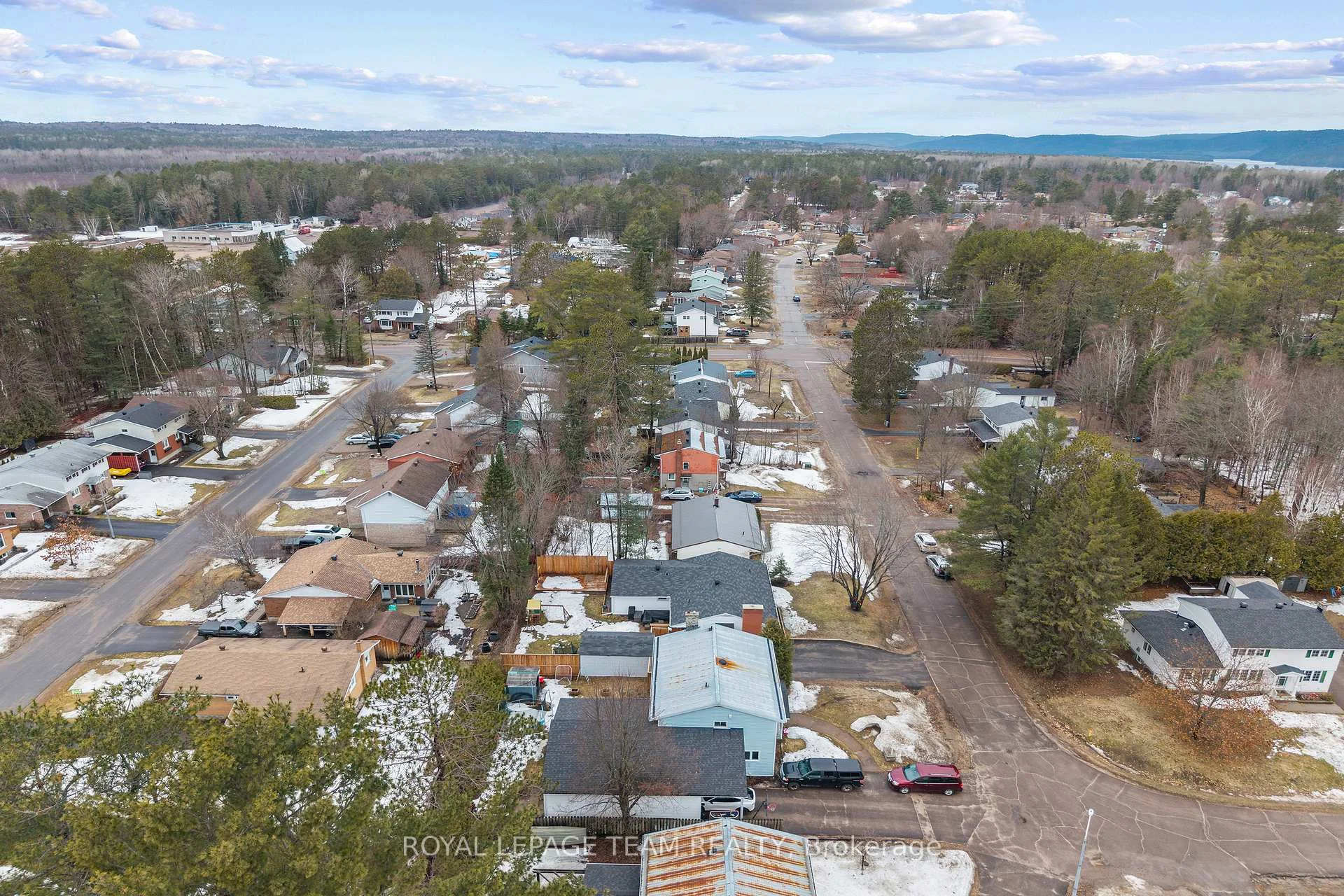 Photo 56 of 25 Frontenac Crescent, Deep River — HOMEH