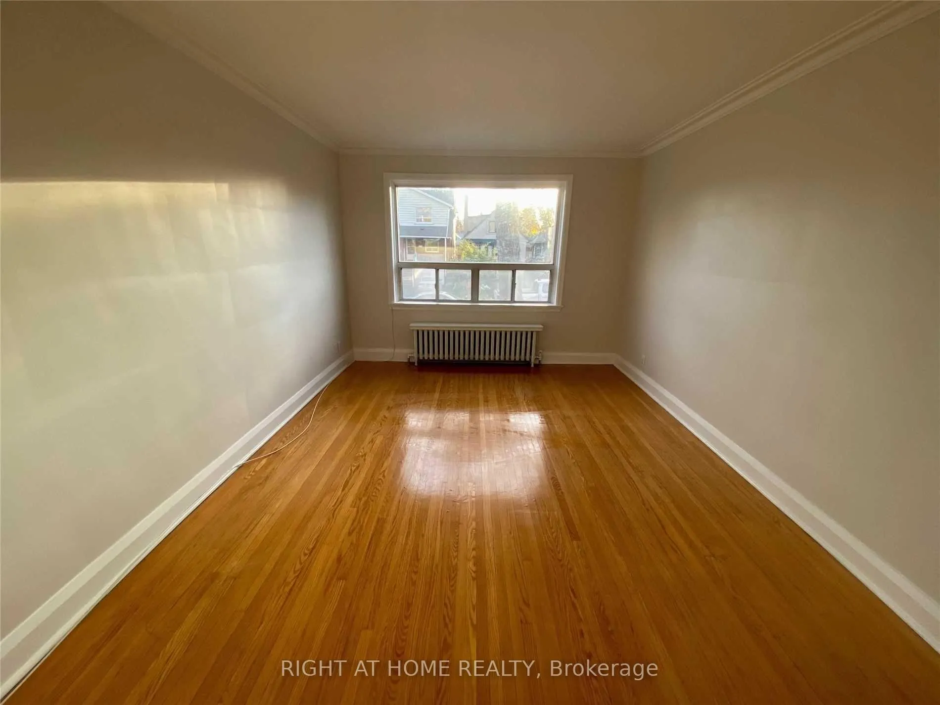 Photo 6 of Unit Unit 1, 57 Superior Avenue, Etobicoke, Mimico — HOMEH