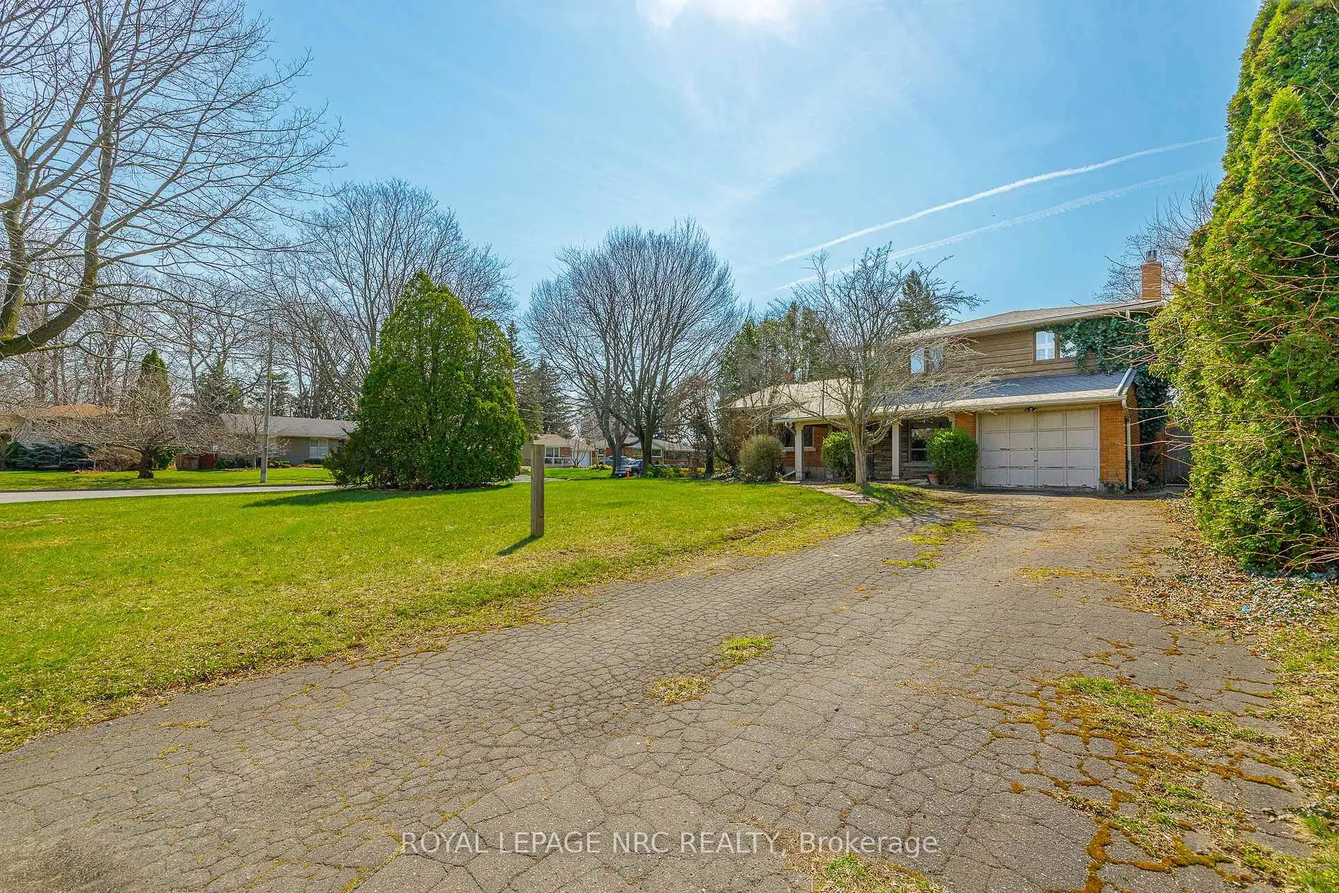 Photo 4 of 20 Old Coach Road, St. Catharines, Lakeshore — HOMEH