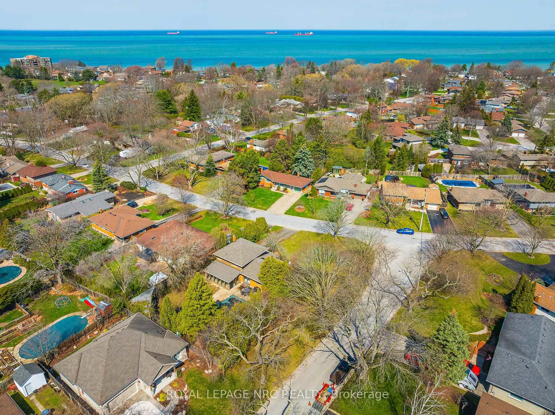 Photo 41 of 20 Old Coach Road, St. Catharines, Lakeshore — HOMEH