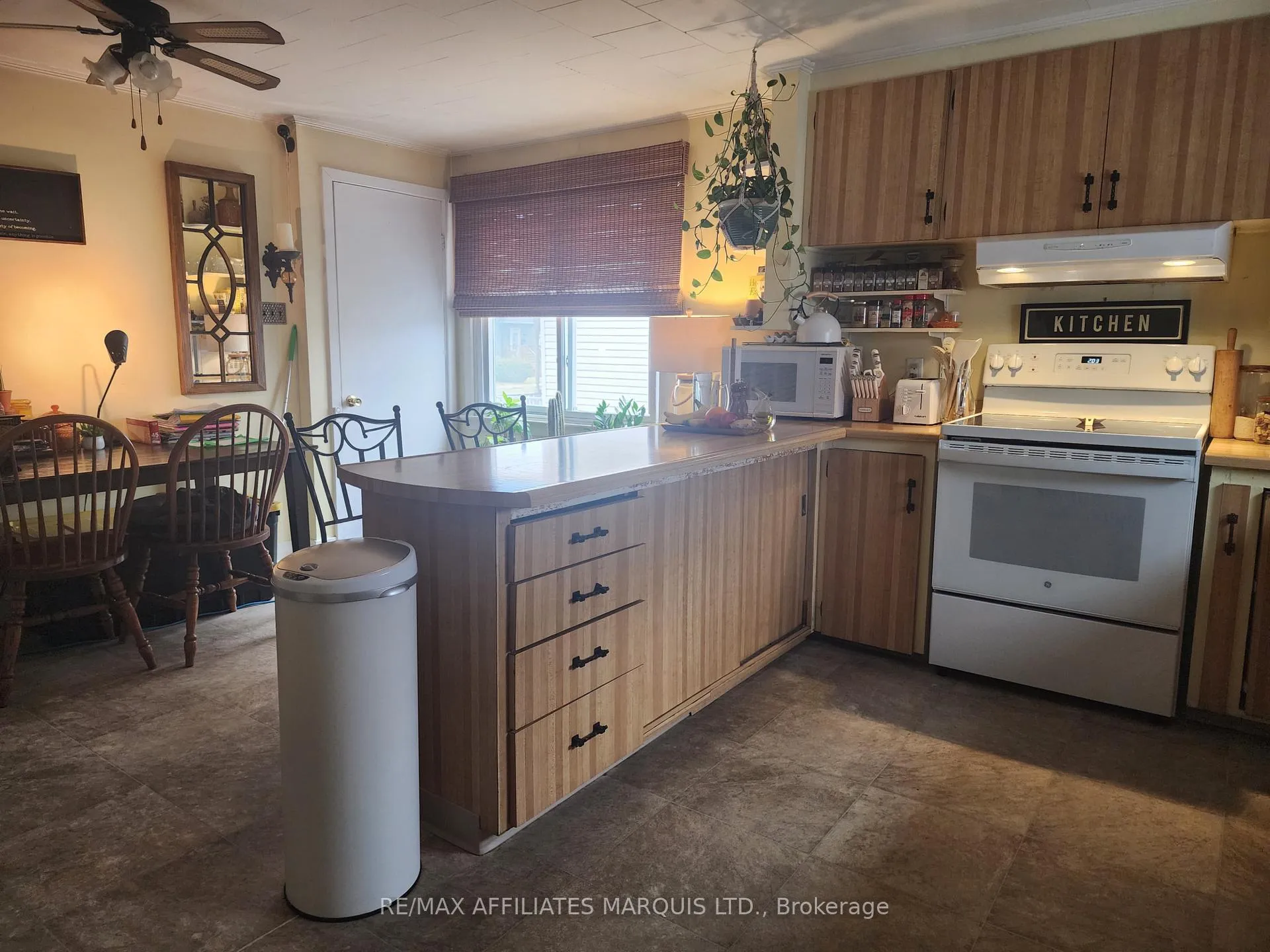 Photo 8 of 712 Eleventh Street E, Cornwall — HOMEH
