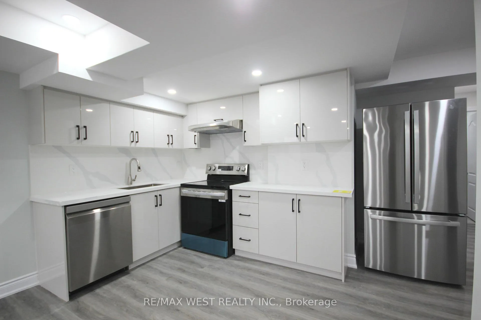 Photo 10 of Unit BSMT, 152 The Queensway, Barrie, Innis-Shore — HOMEH