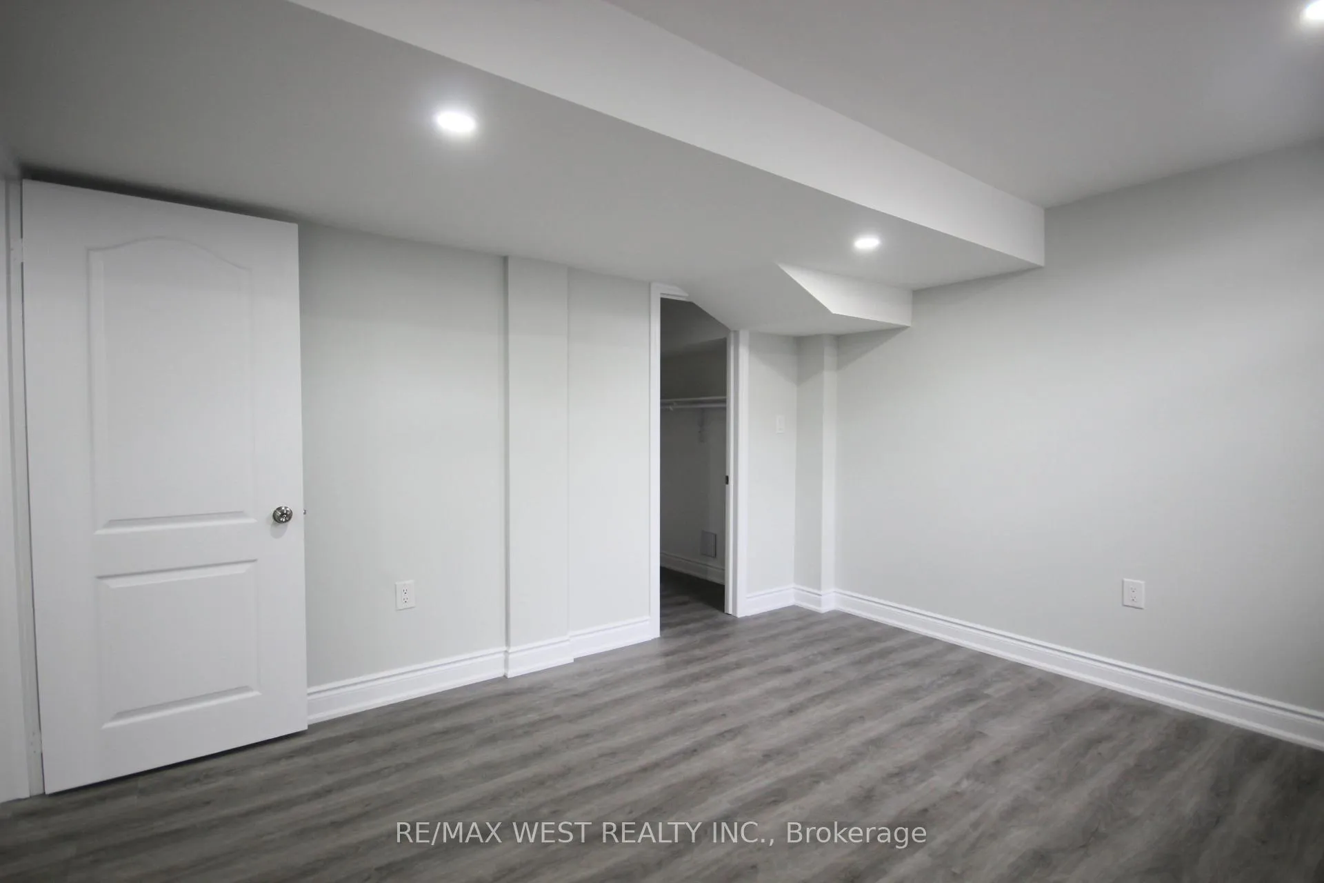 Photo 11 of Unit BSMT, 152 The Queensway, Barrie, Innis-Shore — HOMEH