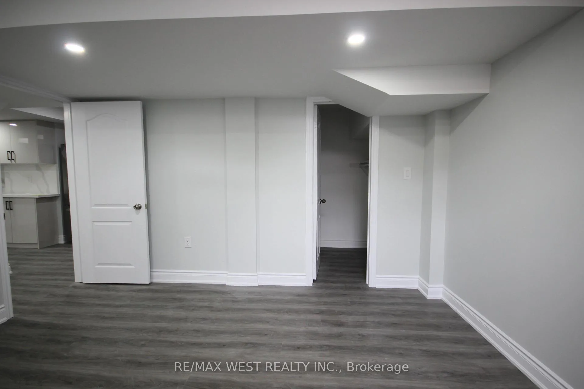 Photo 12 of Unit BSMT, 152 The Queensway, Barrie, Innis-Shore — HOMEH