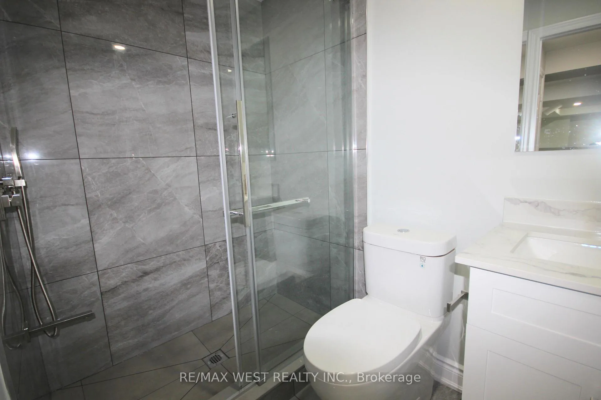Photo 16 of Unit BSMT, 152 The Queensway, Barrie, Innis-Shore — HOMEH