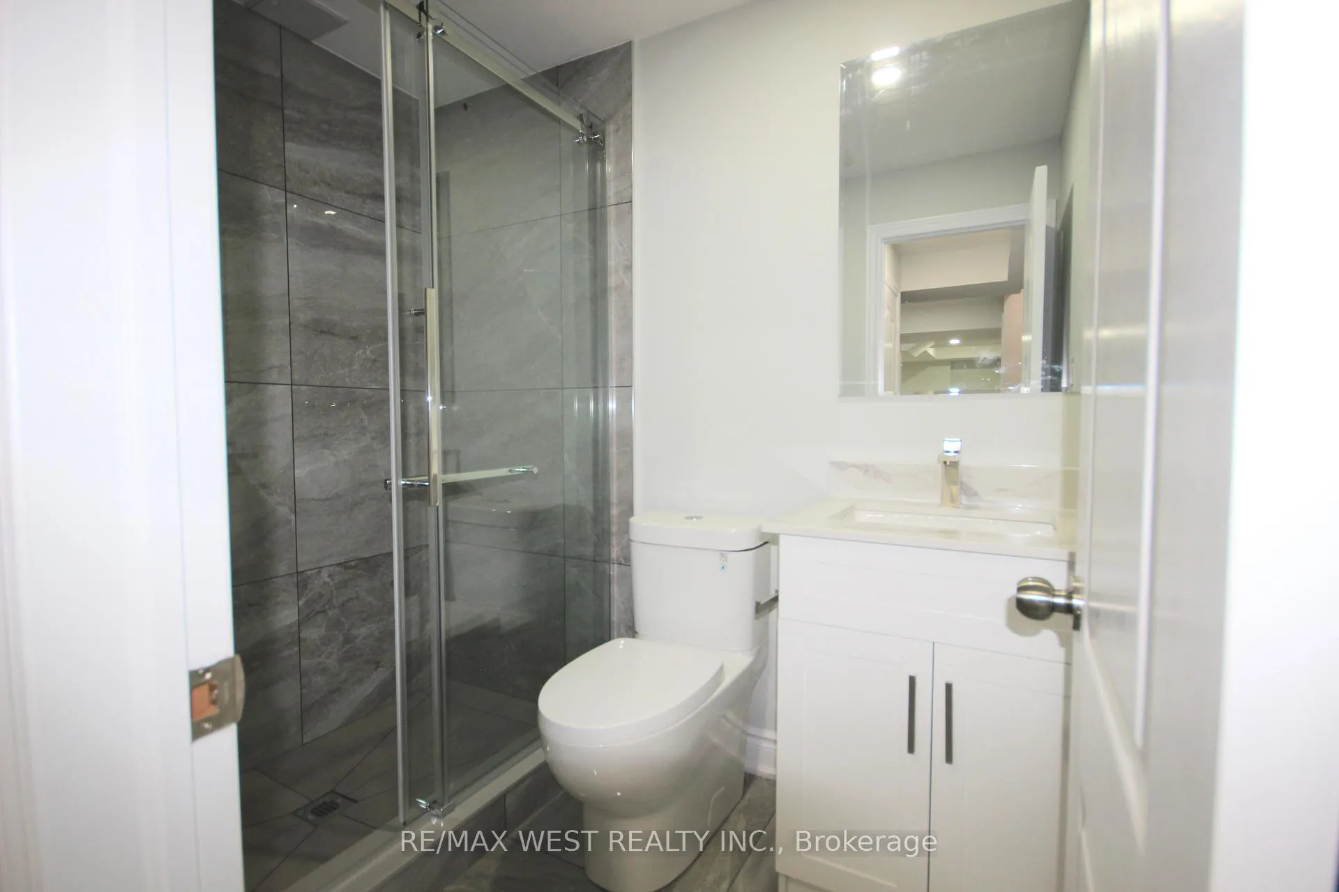 Photo 18 of Unit BSMT, 152 The Queensway, Barrie, Innis-Shore — HOMEH