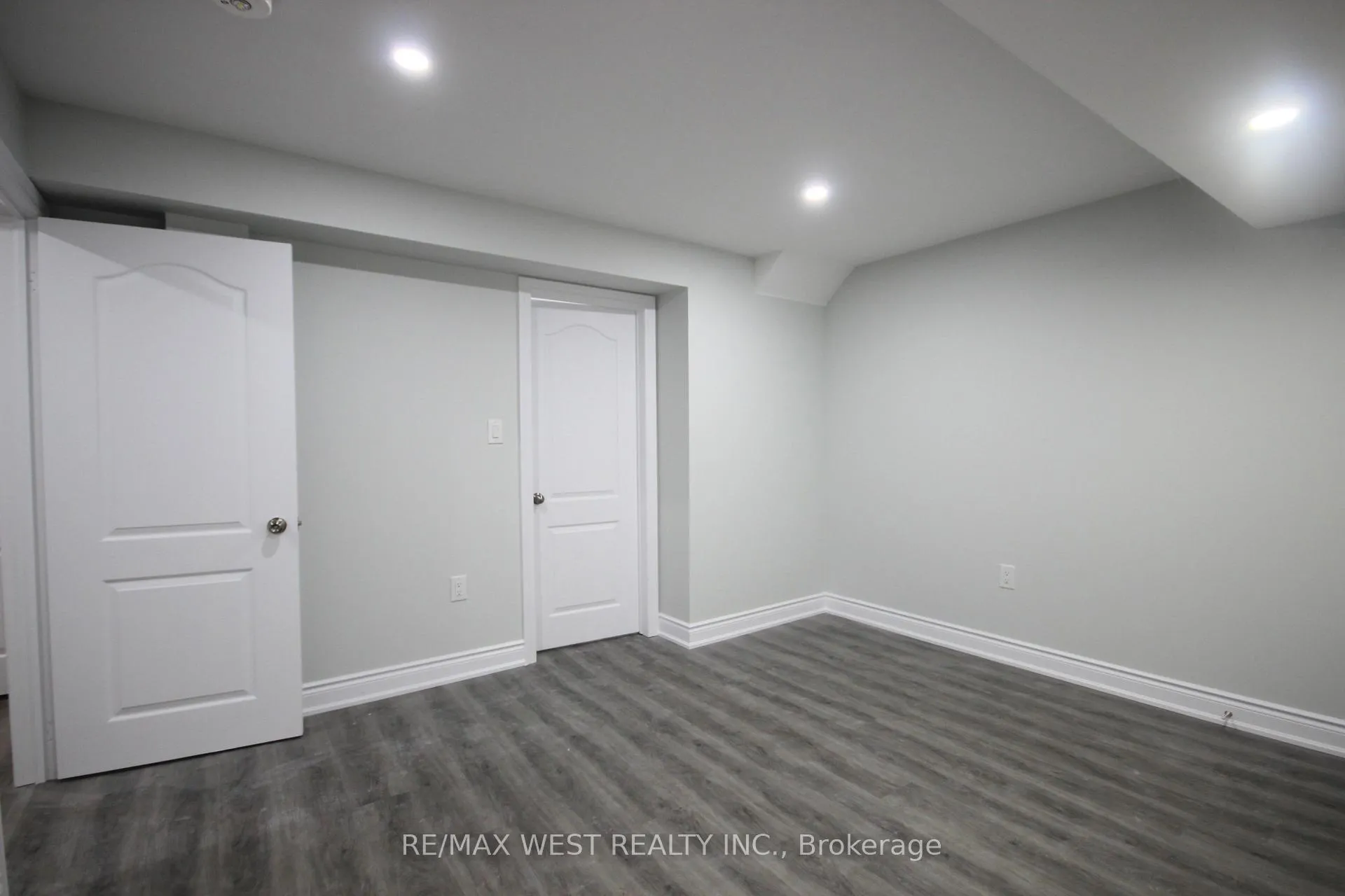 Photo 19 of Unit BSMT, 152 The Queensway, Barrie, Innis-Shore — HOMEH