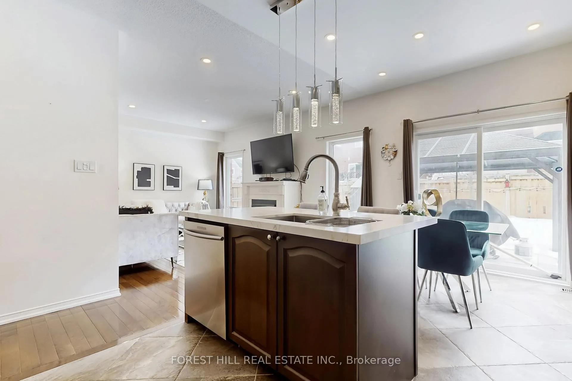 Photo 13 of 2020 Magee Court, Oshawa, Taunton — HOMEH