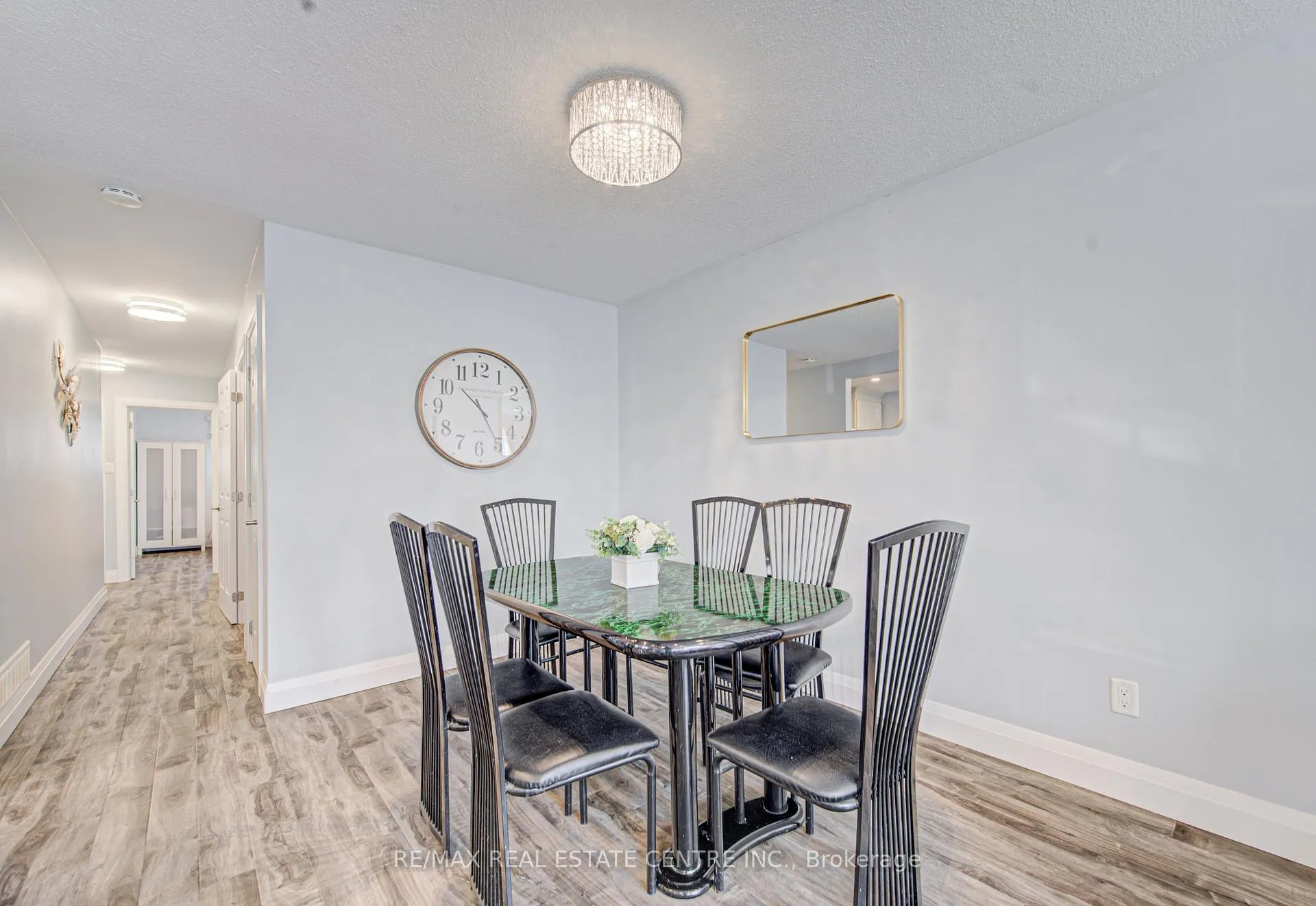 Photo 9 of 141 Mooregate Crescent, Kitchener — HOMEH