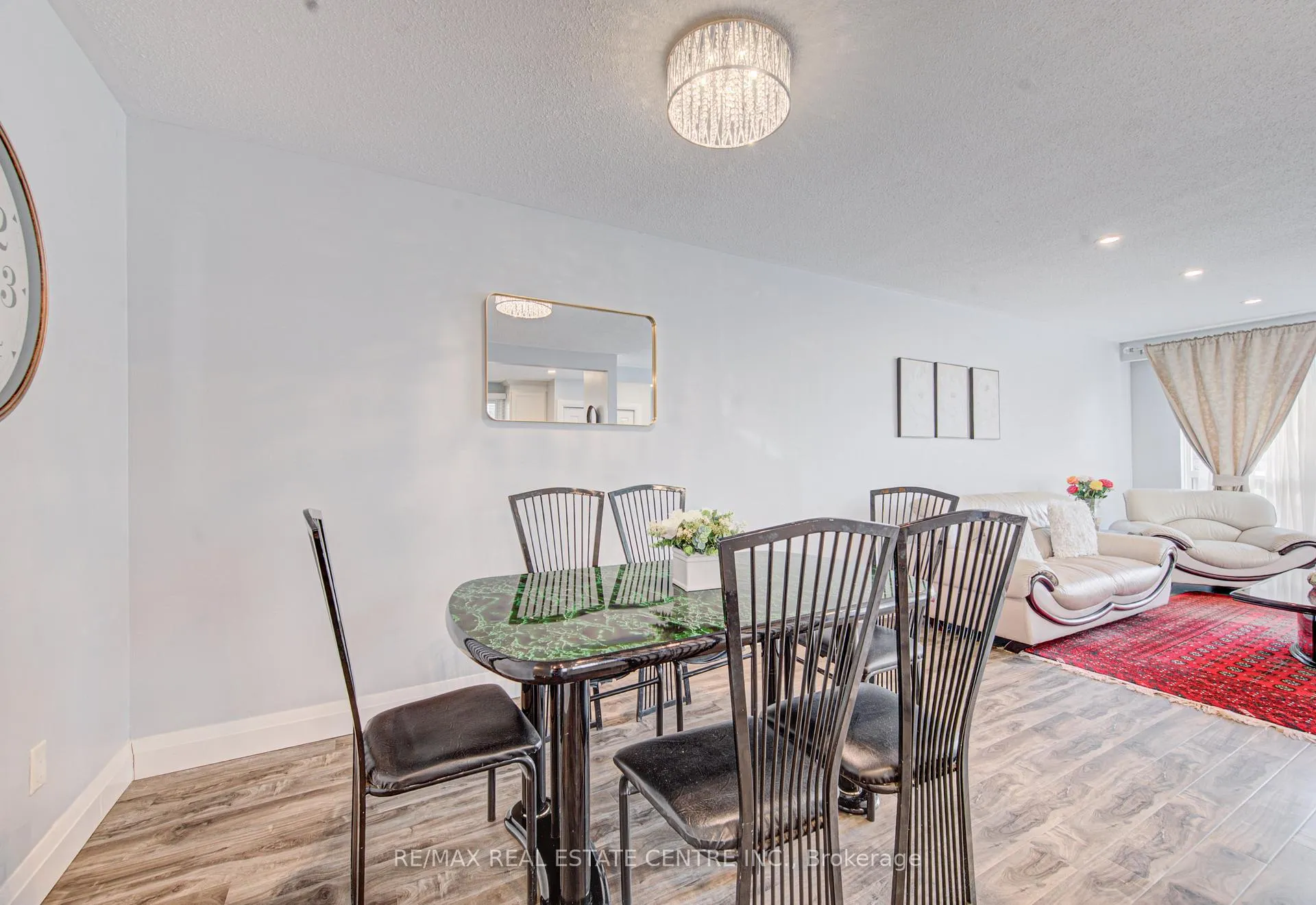 Photo 10 of 141 Mooregate Crescent, Kitchener — HOMEH