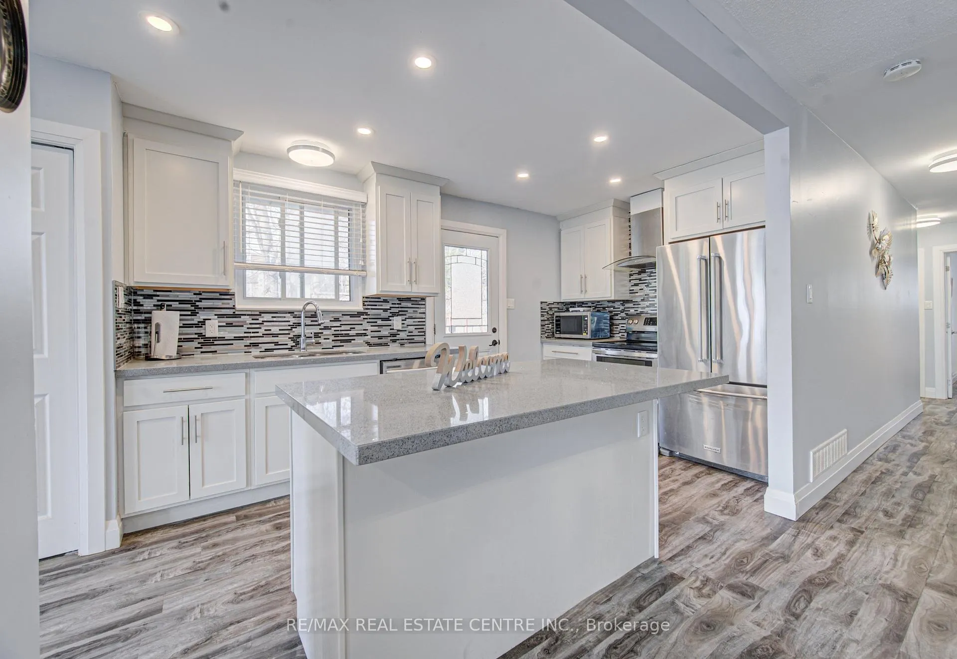 Photo 11 of 141 Mooregate Crescent, Kitchener — HOMEH