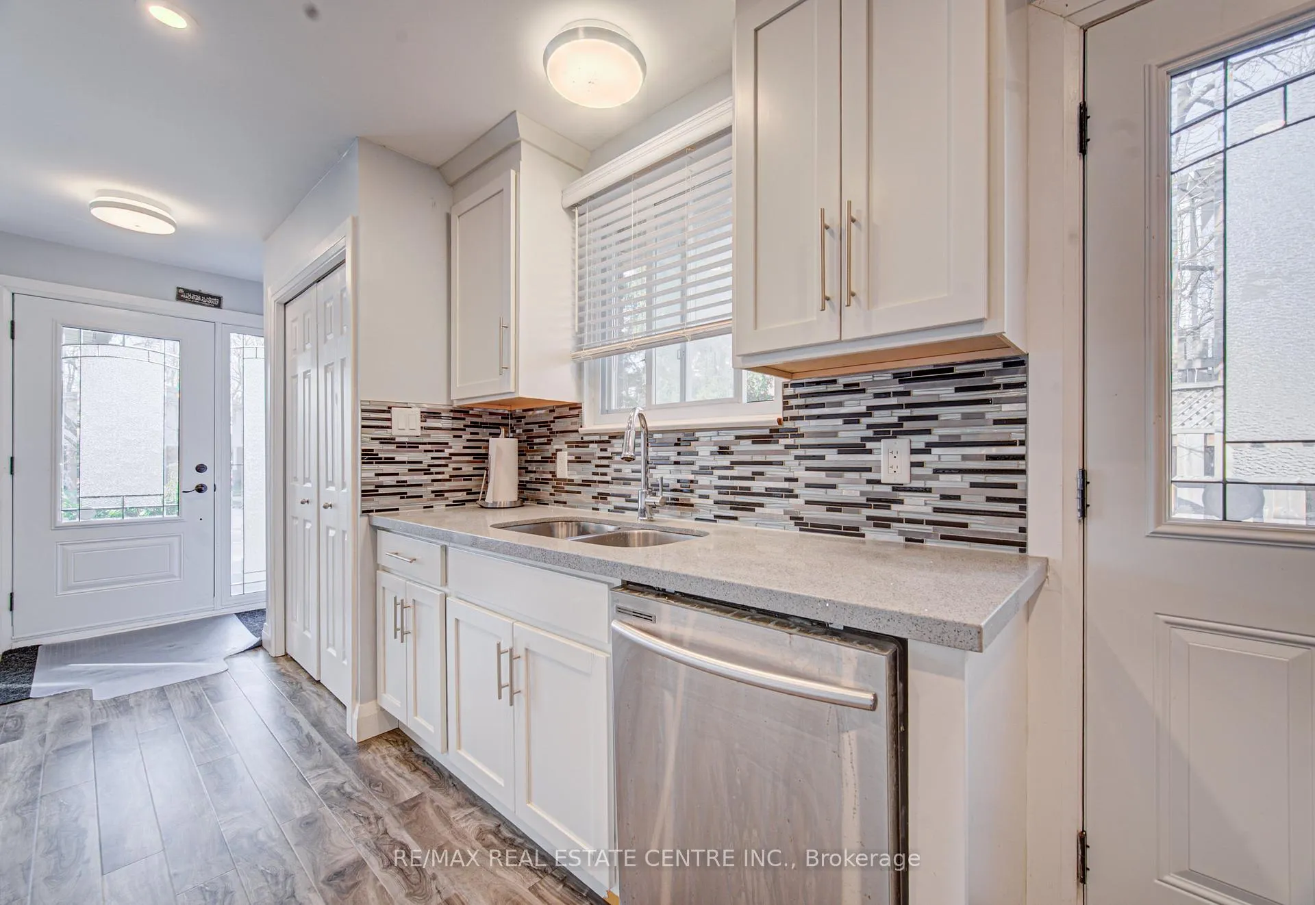 Photo 17 of 141 Mooregate Crescent, Kitchener — HOMEH
