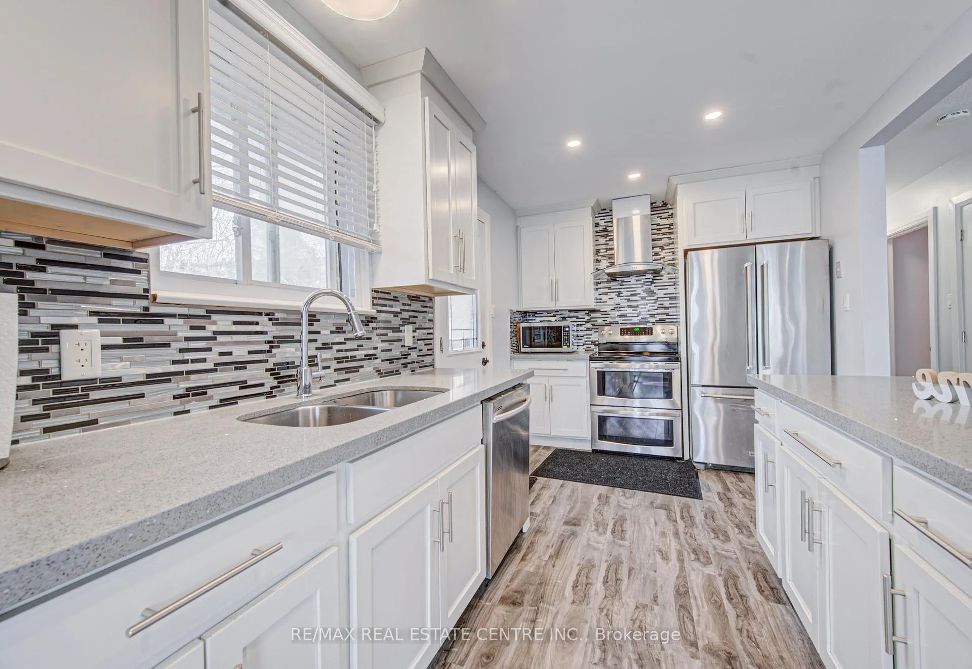 Photo 18 of 141 Mooregate Crescent, Kitchener — HOMEH