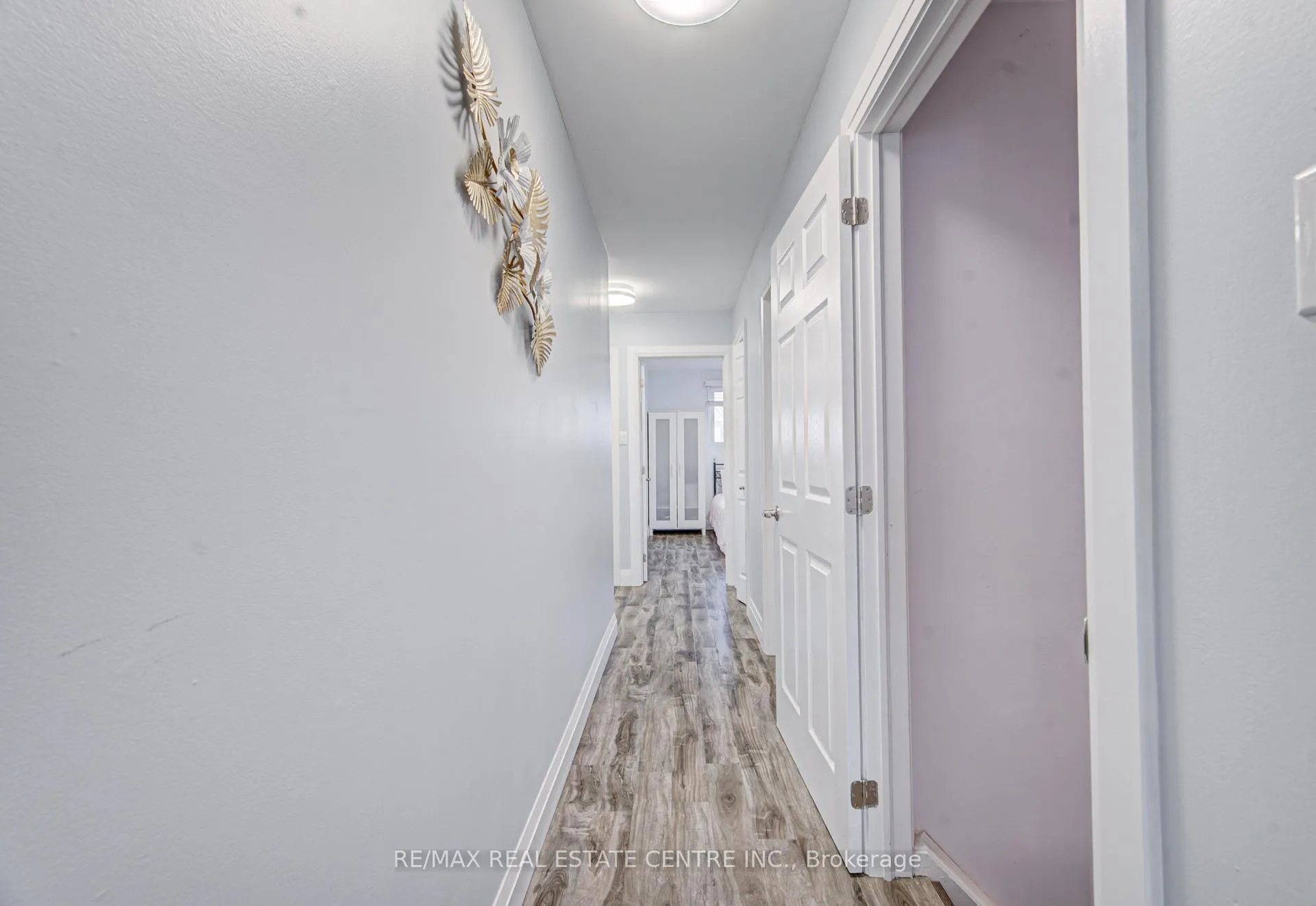 Photo 19 of 141 Mooregate Crescent, Kitchener — HOMEH
