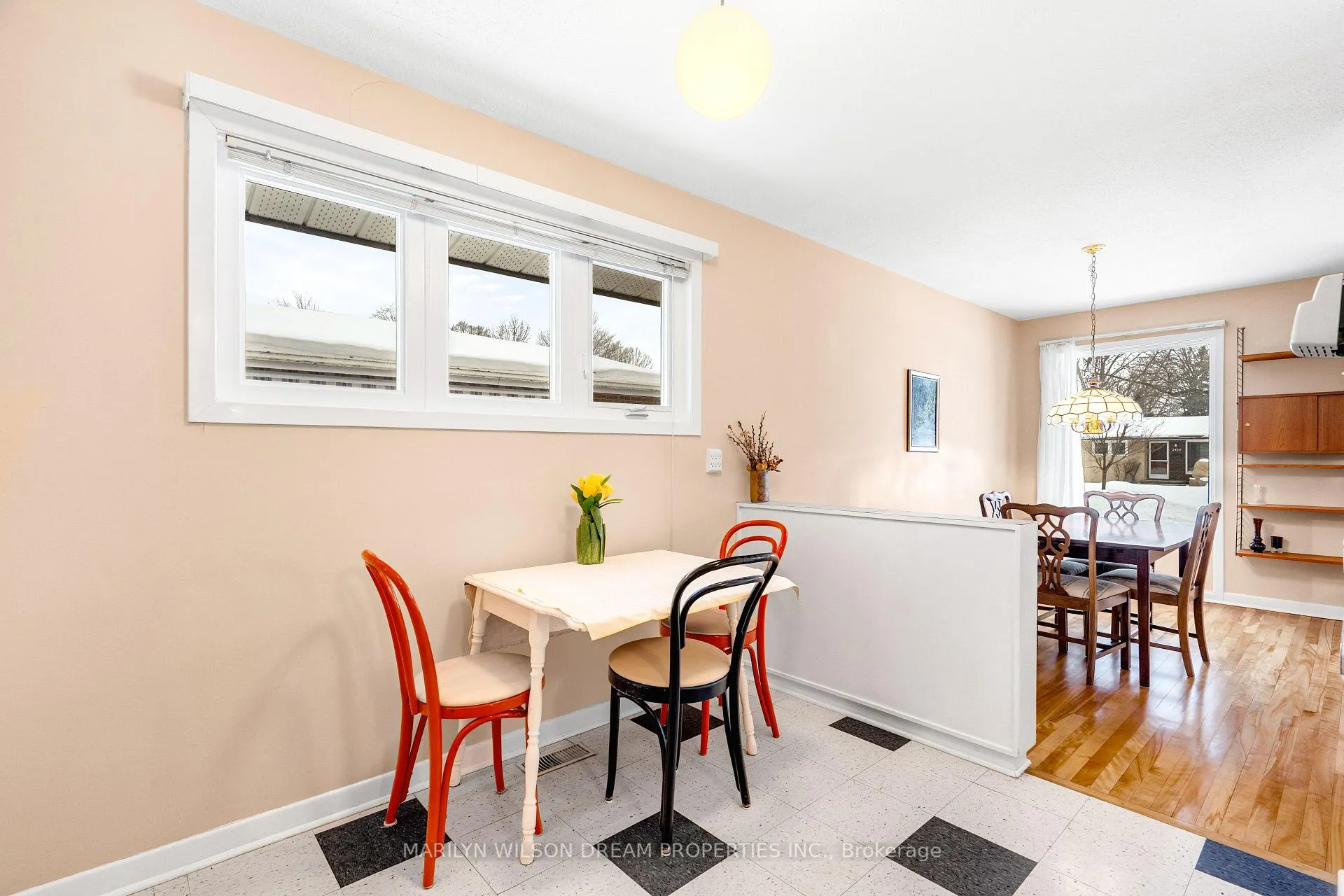 Photo 13 of 2422 Magnus Avenue, Ottawa, Hawthorne Meadows — HOMEH