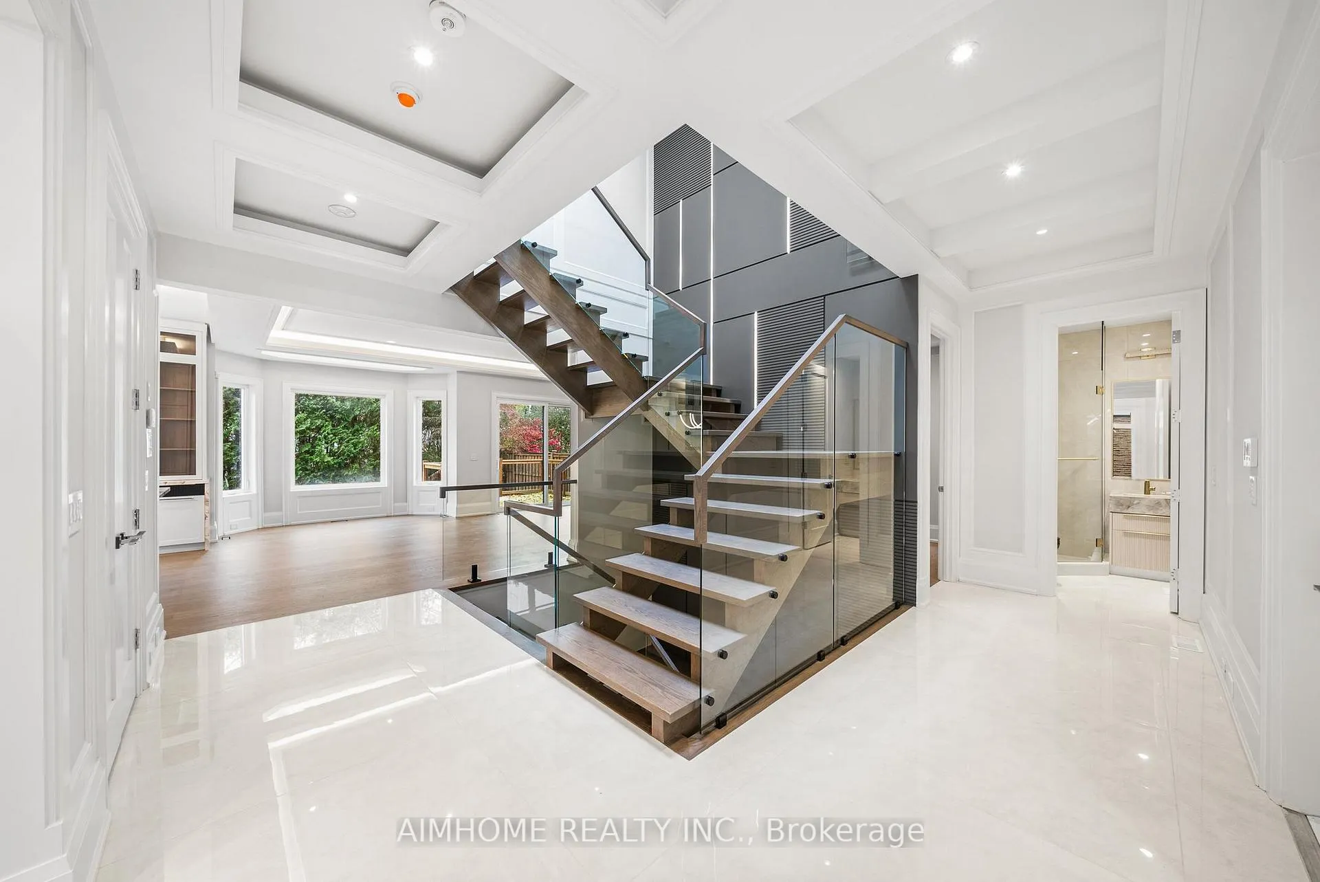 Photo 5 of 21 Summerfeldt Crescent, Markham, Unionville — HOMEH