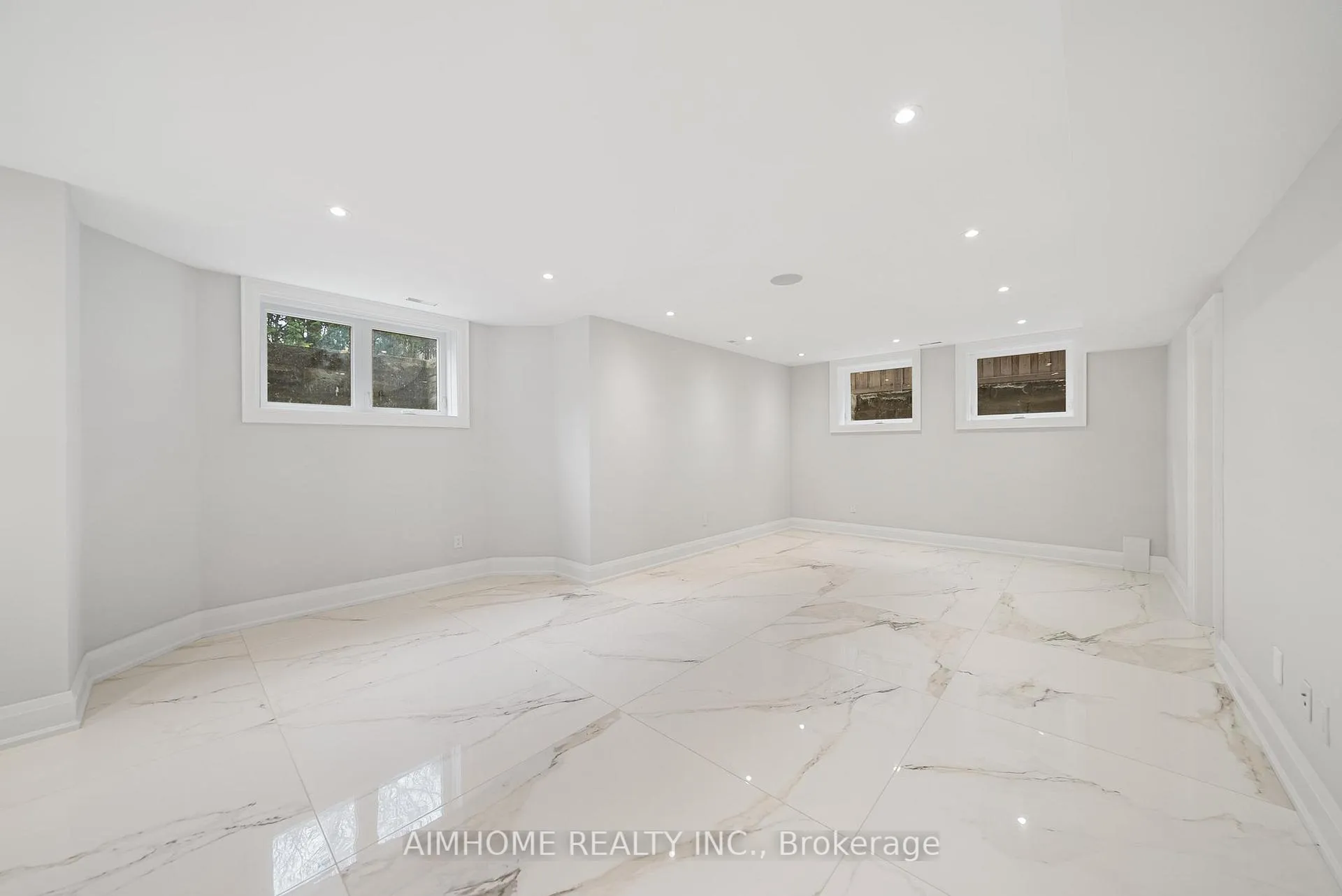 Photo 20 of 21 Summerfeldt Crescent, Markham, Unionville — HOMEH