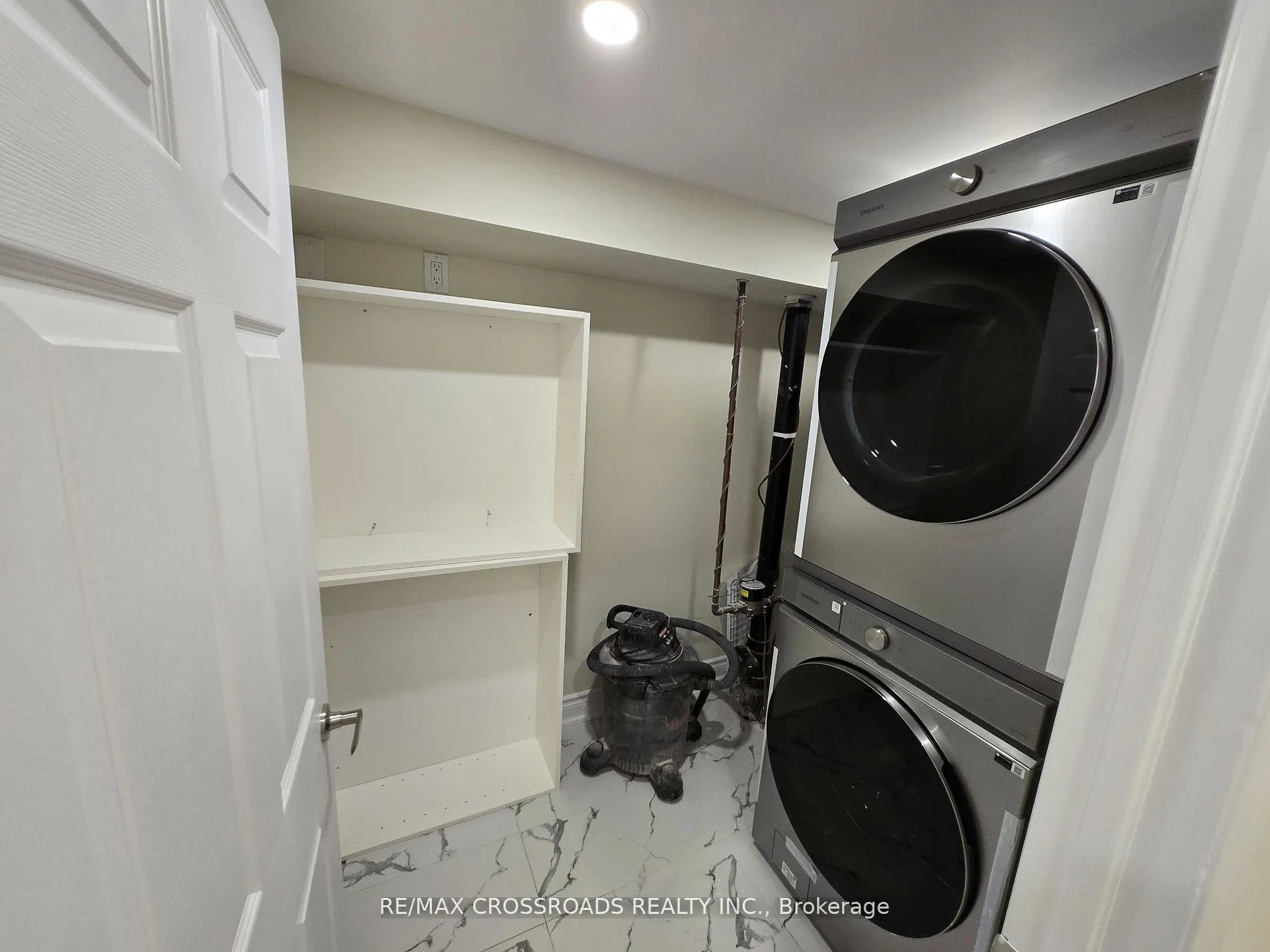 Photo 5 of Unit Basement Apartment, 66 Morrison Crescent, Markham, Buttonville — HOMEH