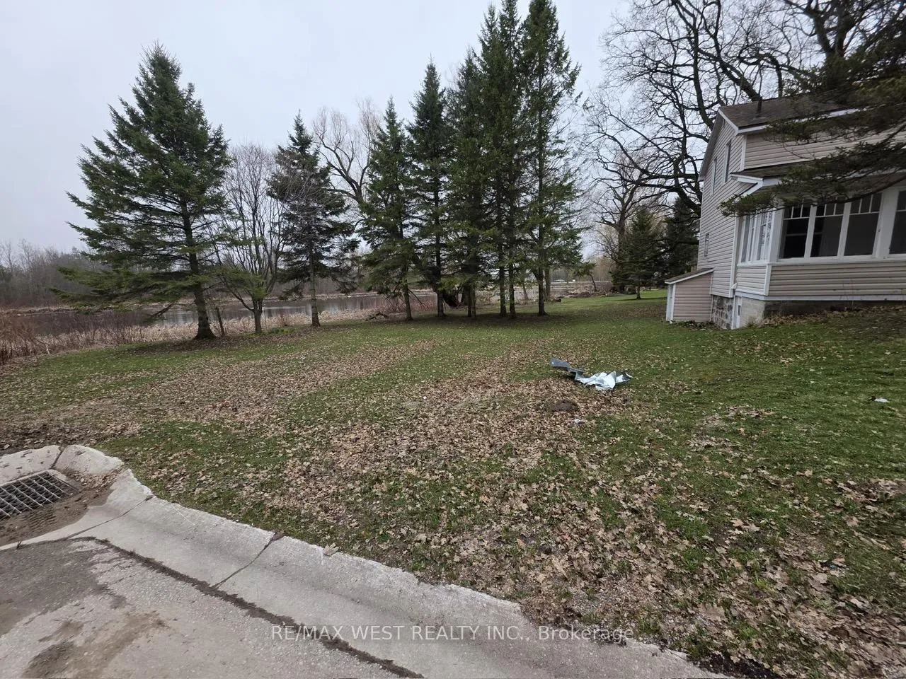Photo 2 of 476 Hamilton Street, Huron-Kinloss, Lucknow — HOMEH
