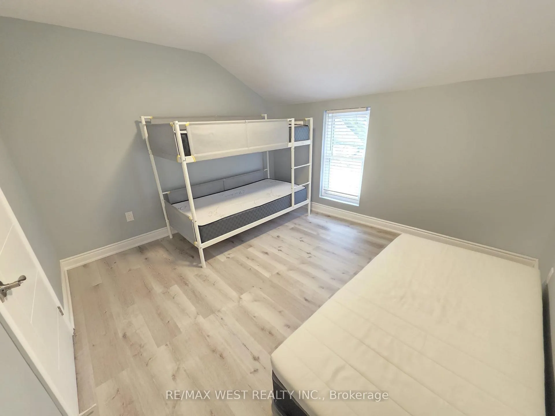 Photo 20 of 476 Hamilton Street, Huron-Kinloss, Lucknow — HOMEH