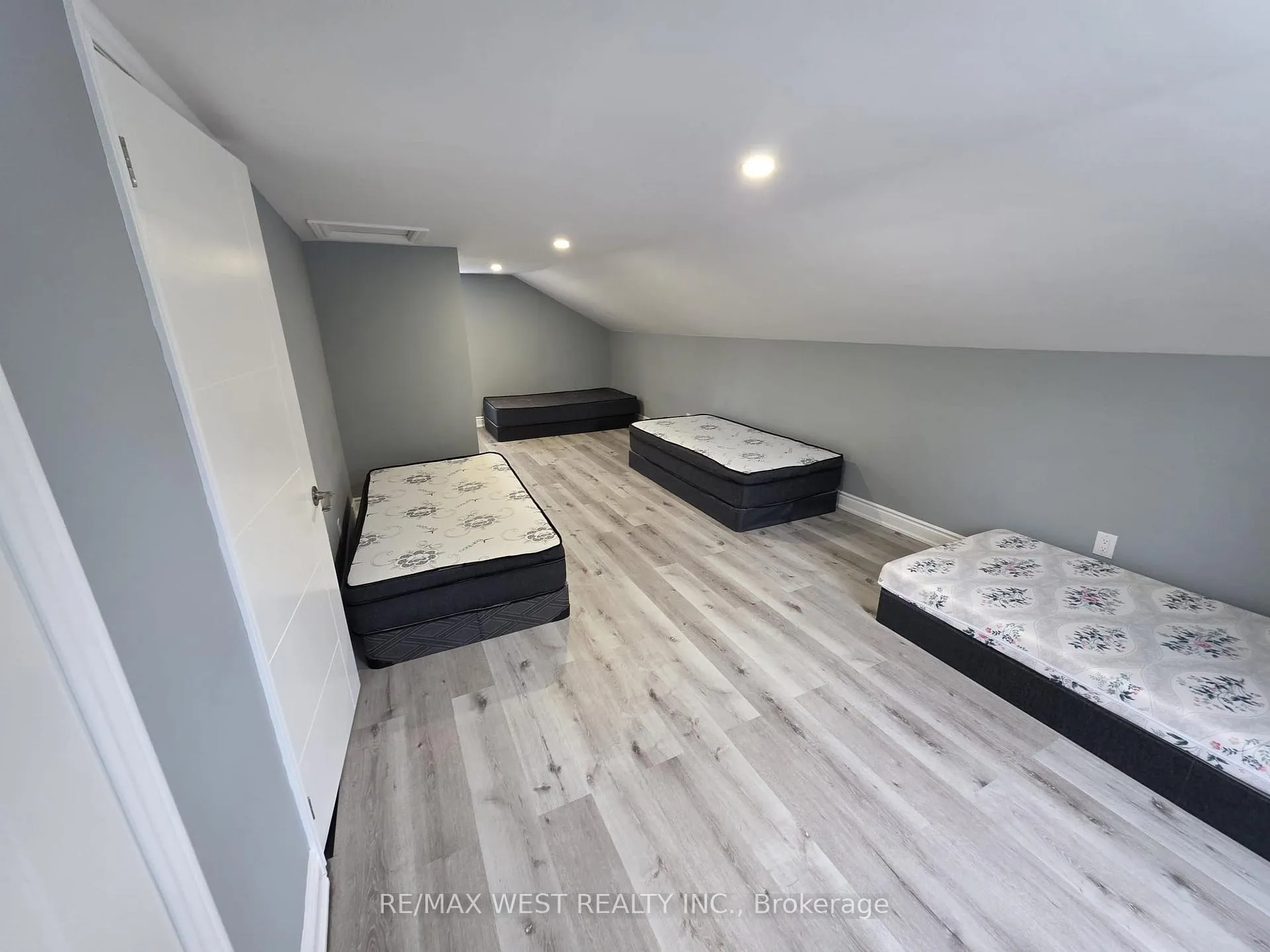 Photo 34 of 476 Hamilton Street, Huron-Kinloss, Lucknow — HOMEH