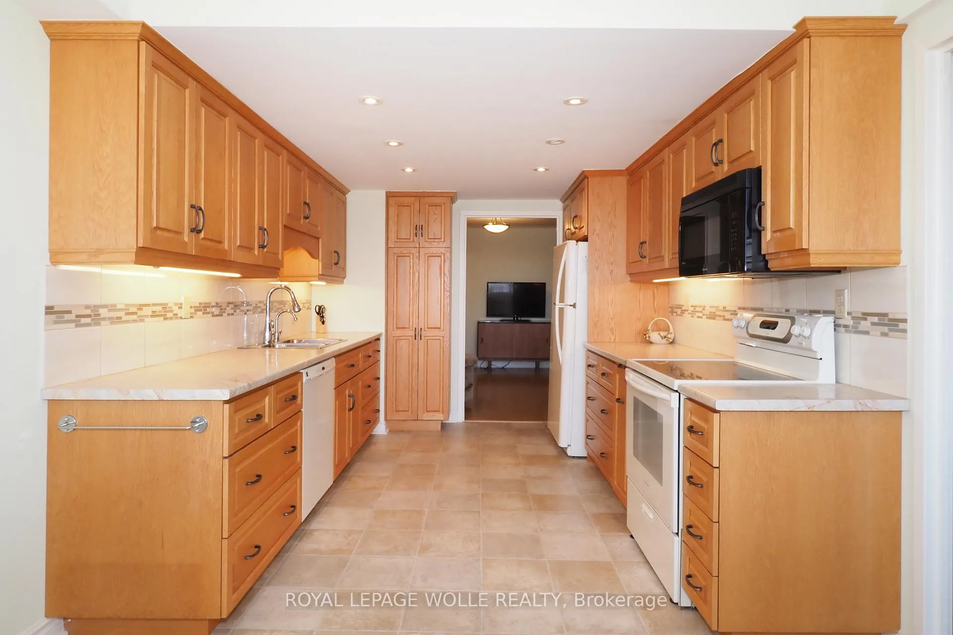 Photo 7 of Unit 1103, 4 Willow Street, Waterloo — HOMEH