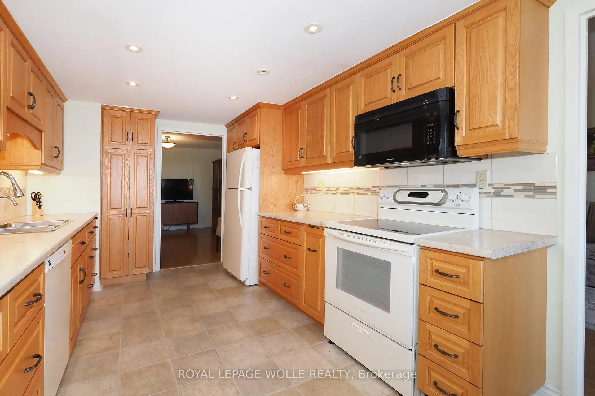 Photo 8 of Unit 1103, 4 Willow Street, Waterloo — HOMEH