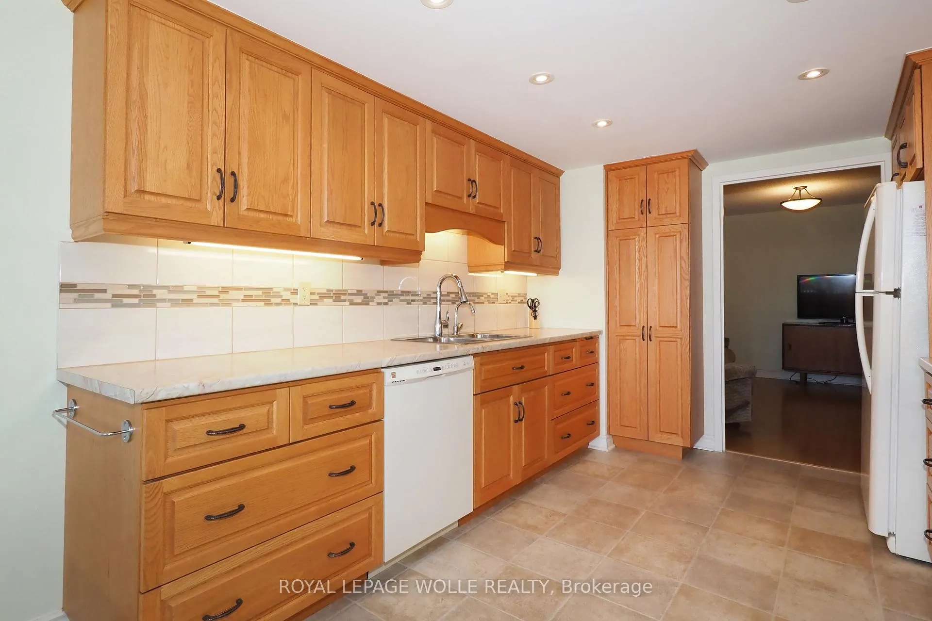 Photo 9 of Unit 1103, 4 Willow Street, Waterloo — HOMEH
