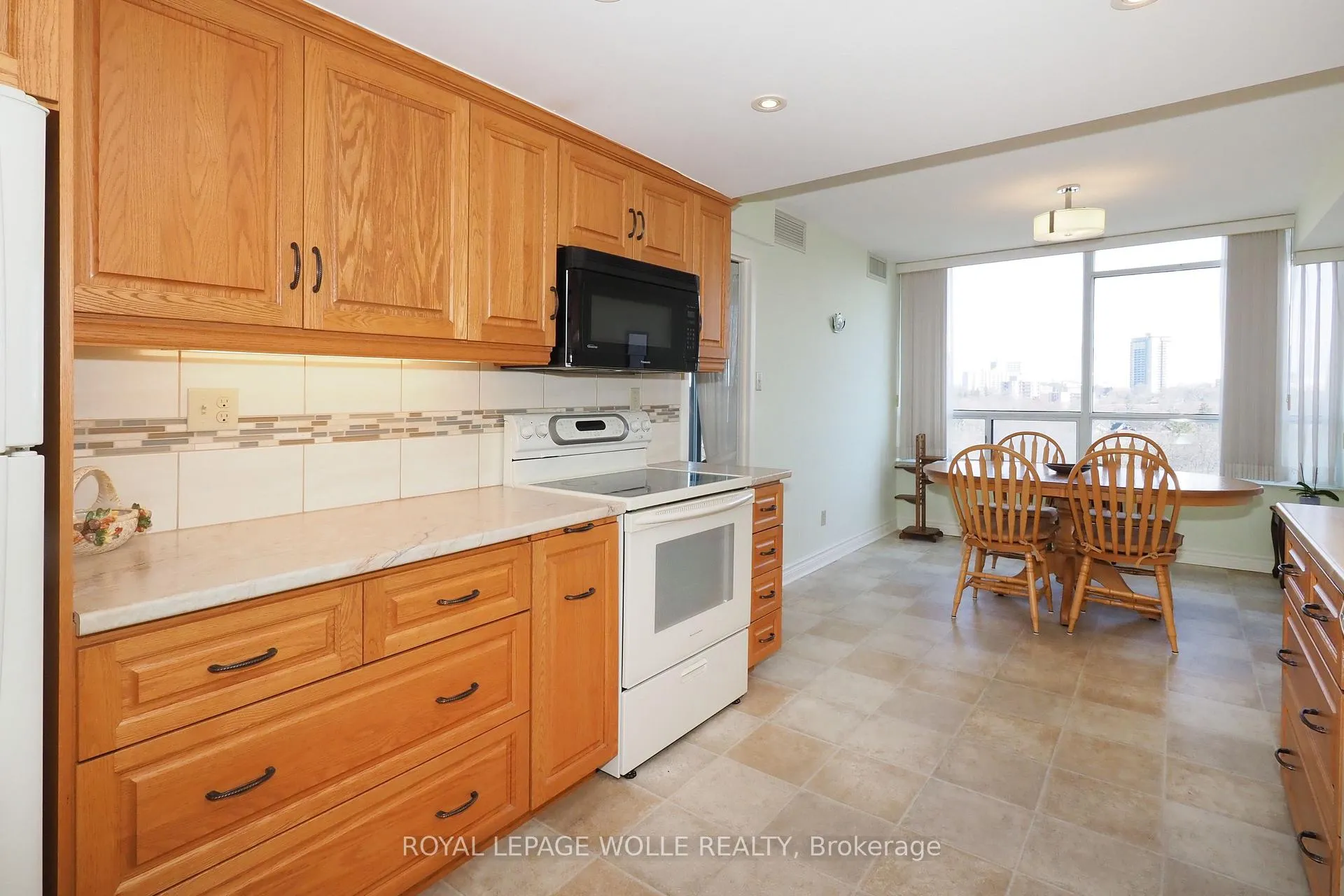 Photo 10 of Unit 1103, 4 Willow Street, Waterloo — HOMEH