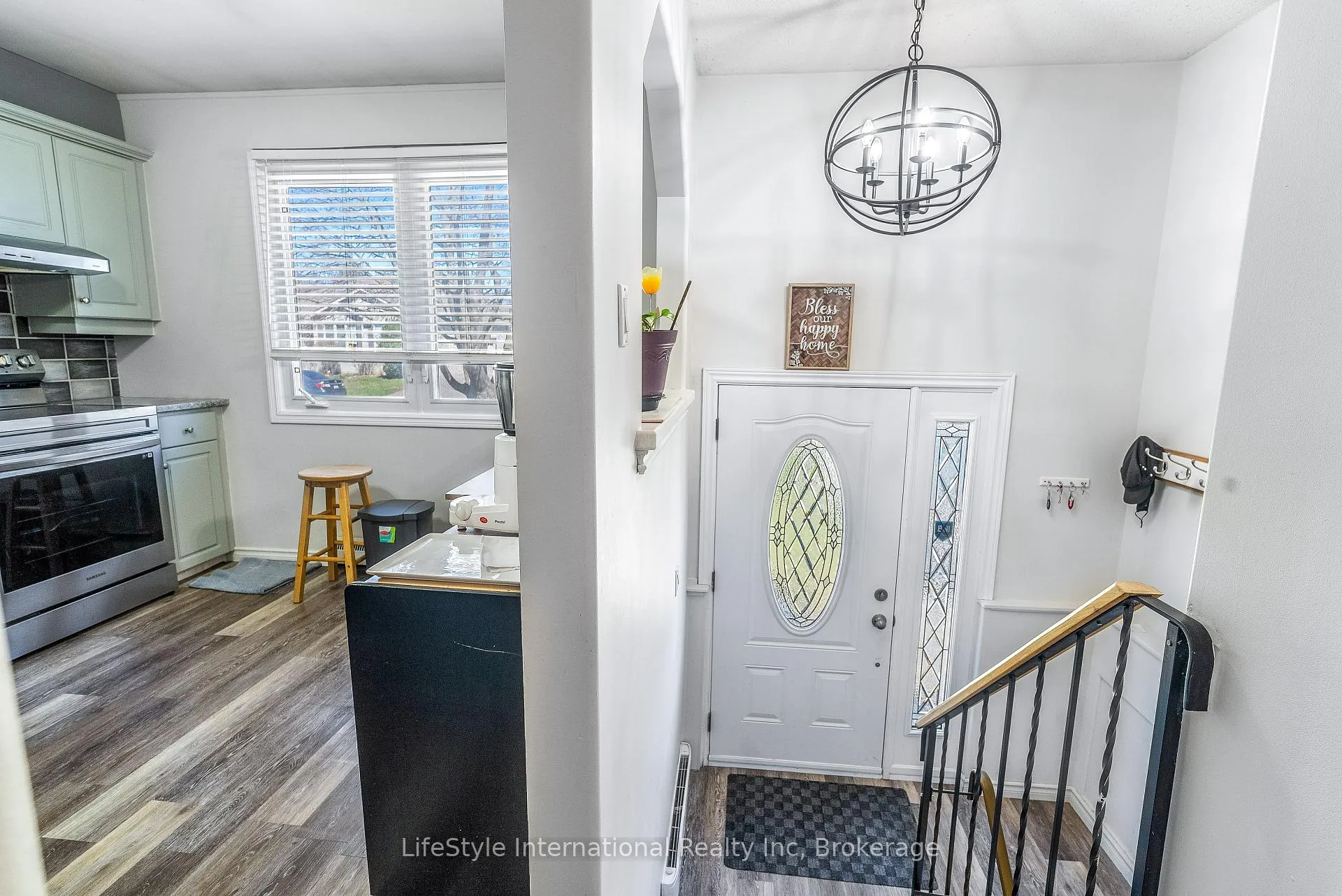 Photo 3 of 9 Hampton Street, Brantford — HOMEH