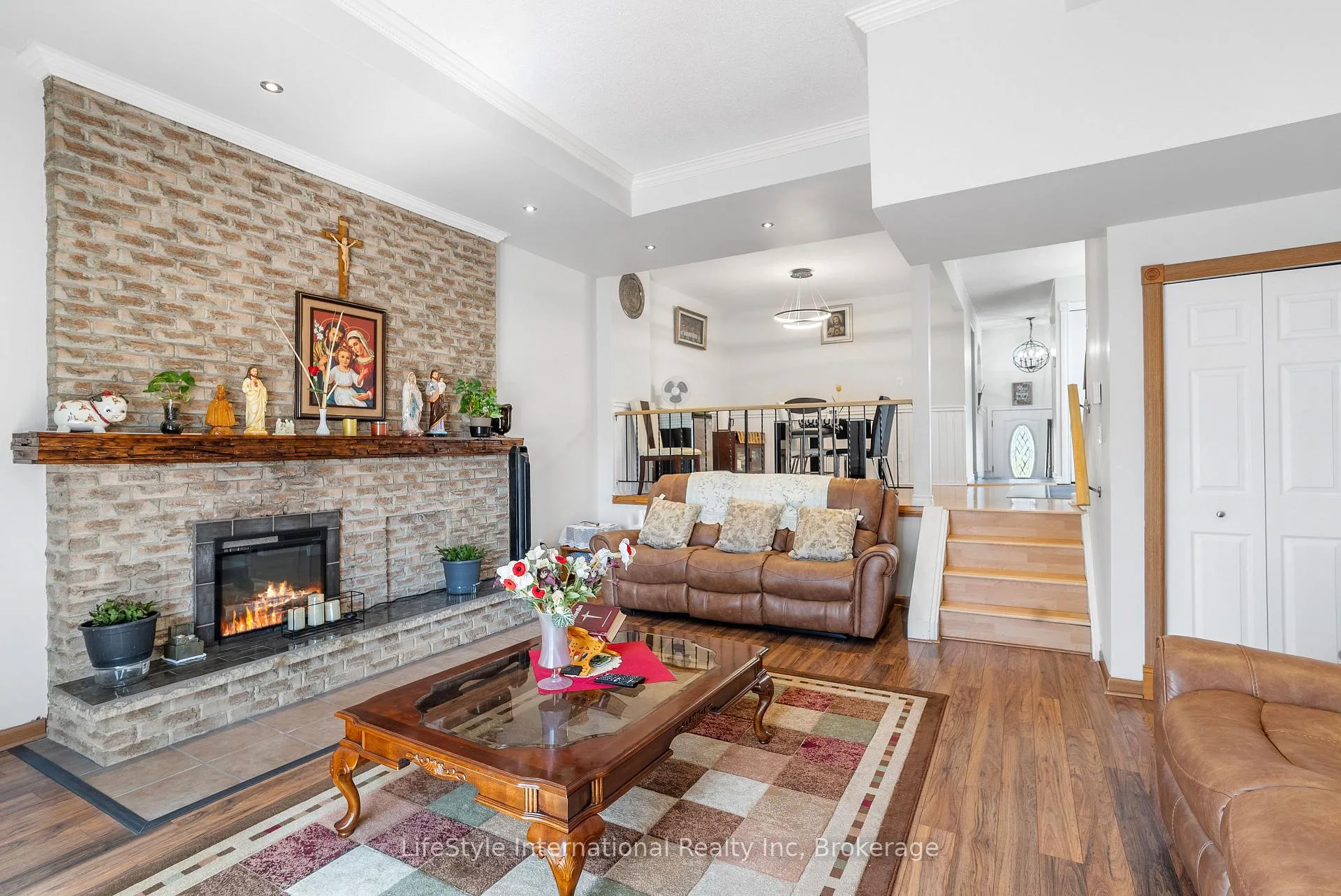 Photo 6 of 9 Hampton Street, Brantford — HOMEH