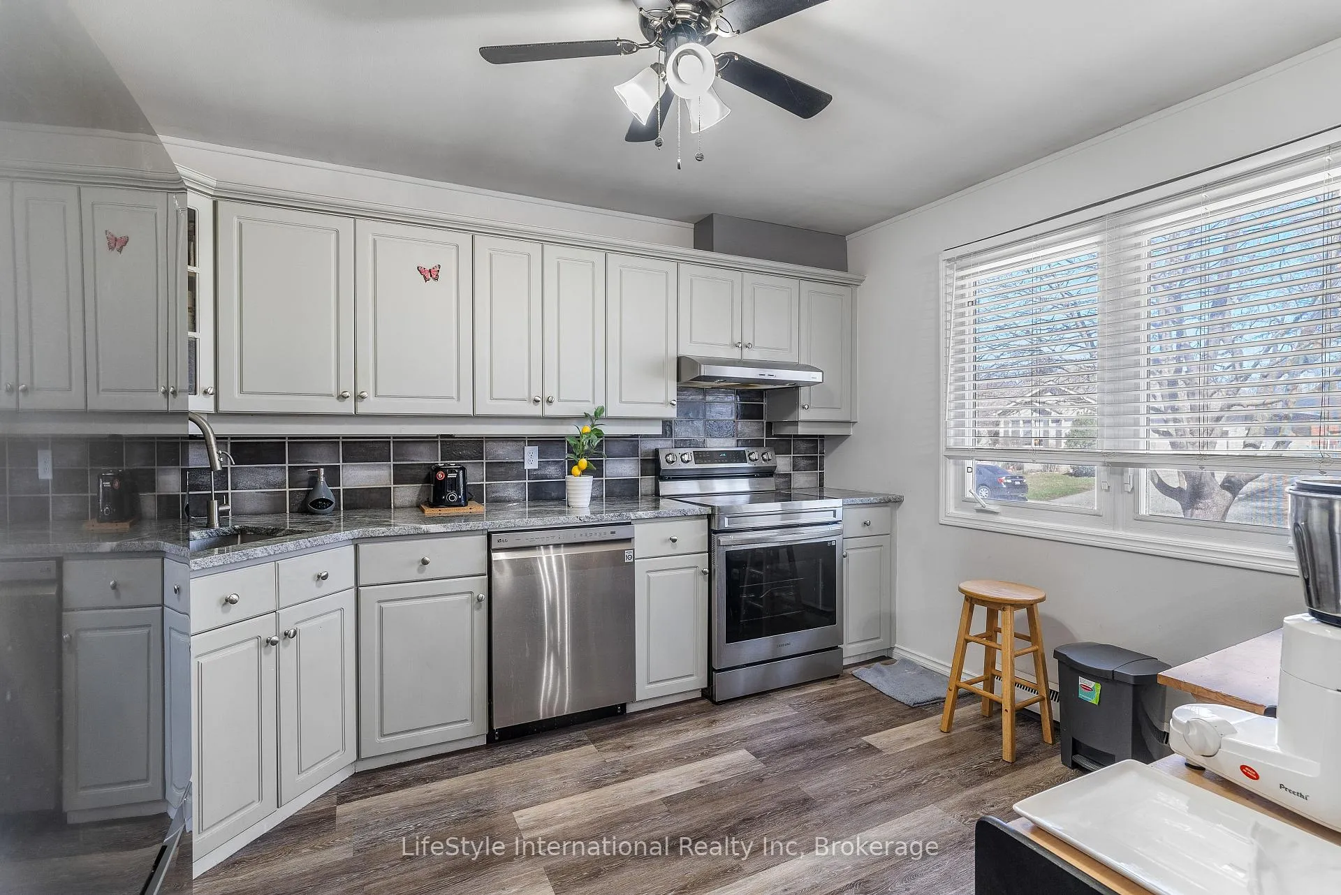 Photo 10 of 9 Hampton Street, Brantford — HOMEH
